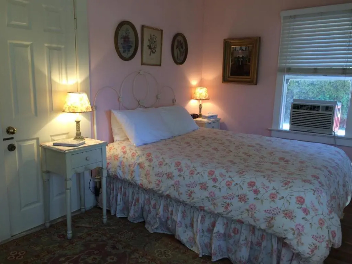 Secret Garden Inn and Cottages