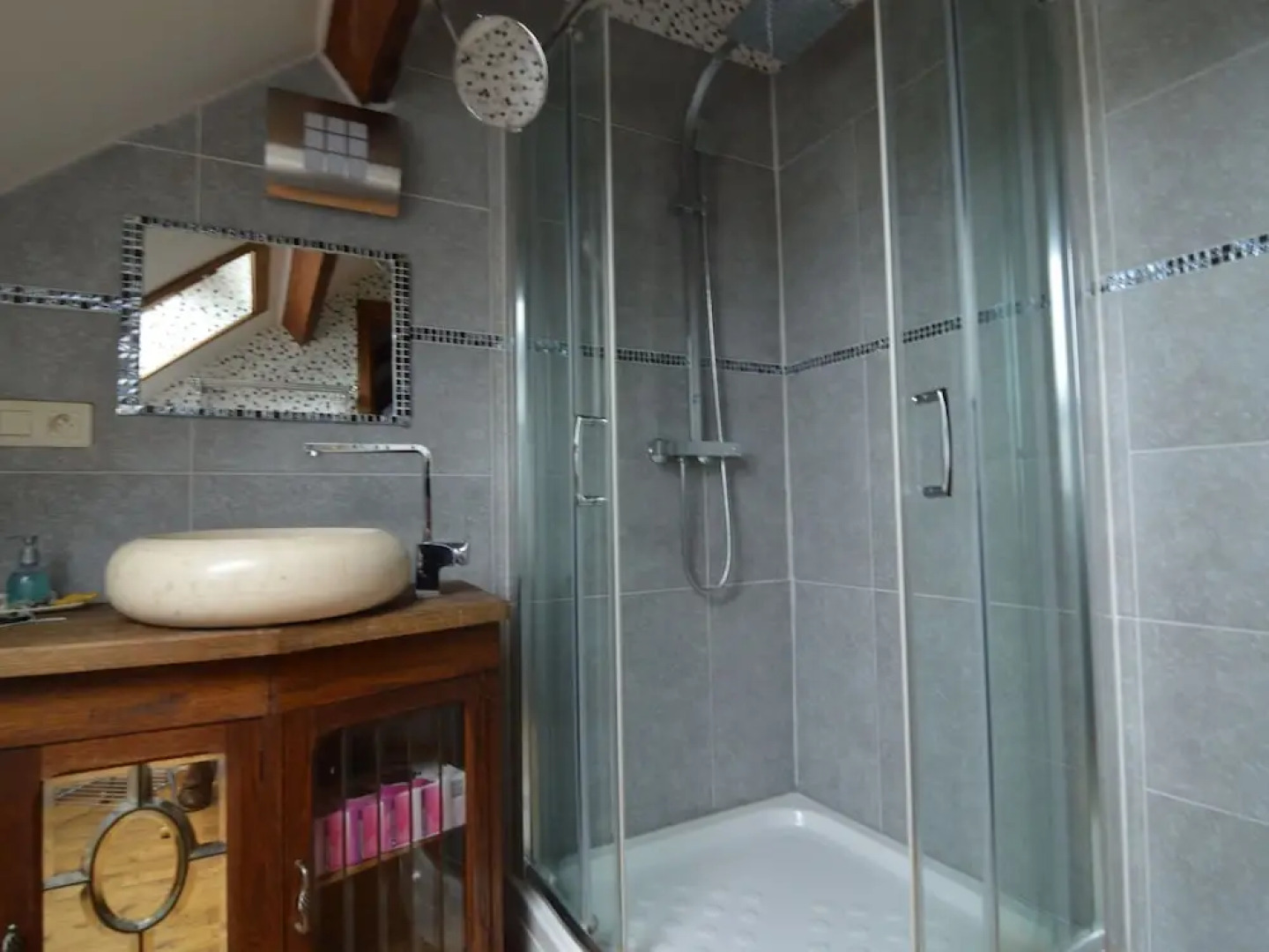 Charming Holiday Home in Hondschoote With Terrace