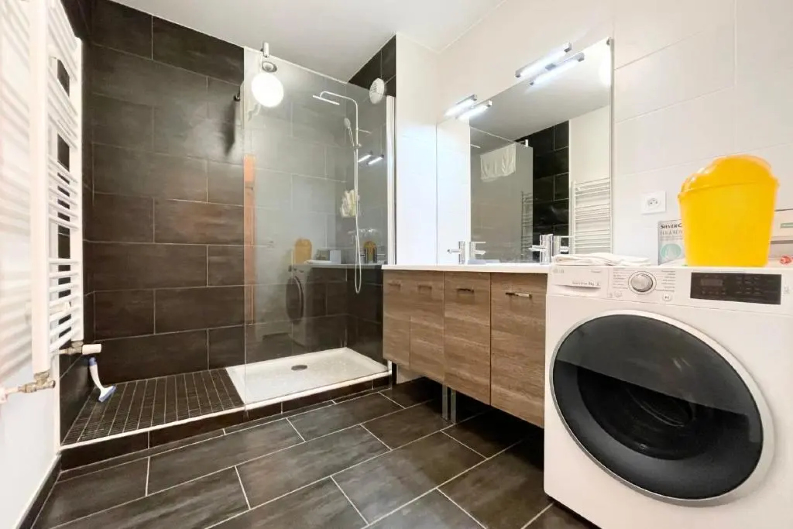 #Bx Meditation in Eybens Terrace Wifi