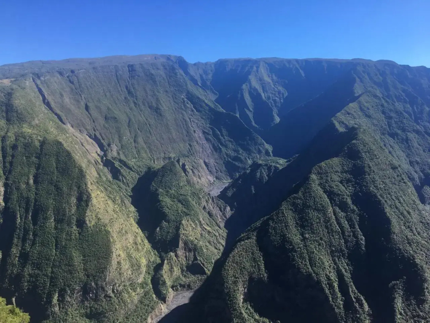 Saint-Leu Reunion Centre Ville T3 Duplex Meuble