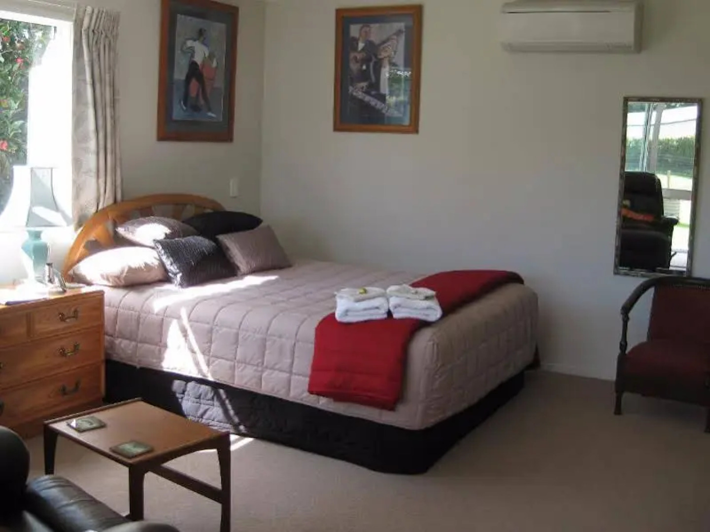 8076 Bed And Breakfast