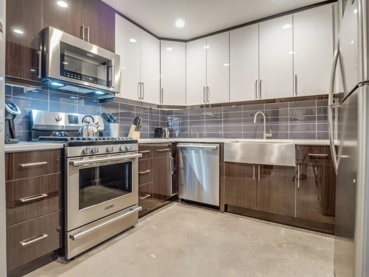 Deedee's Apartments - Lofts at Grove