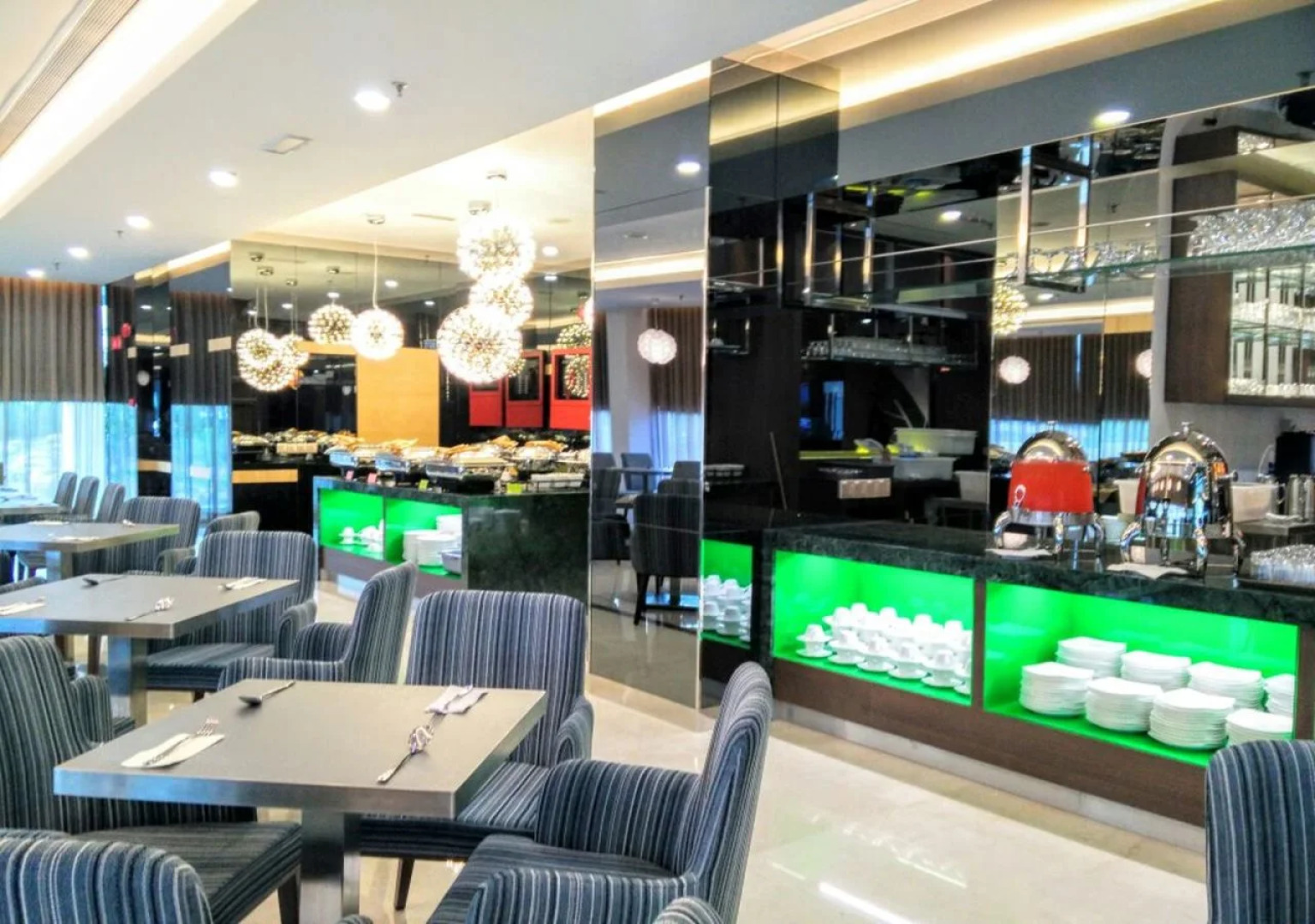 Greens Hotel & Suites