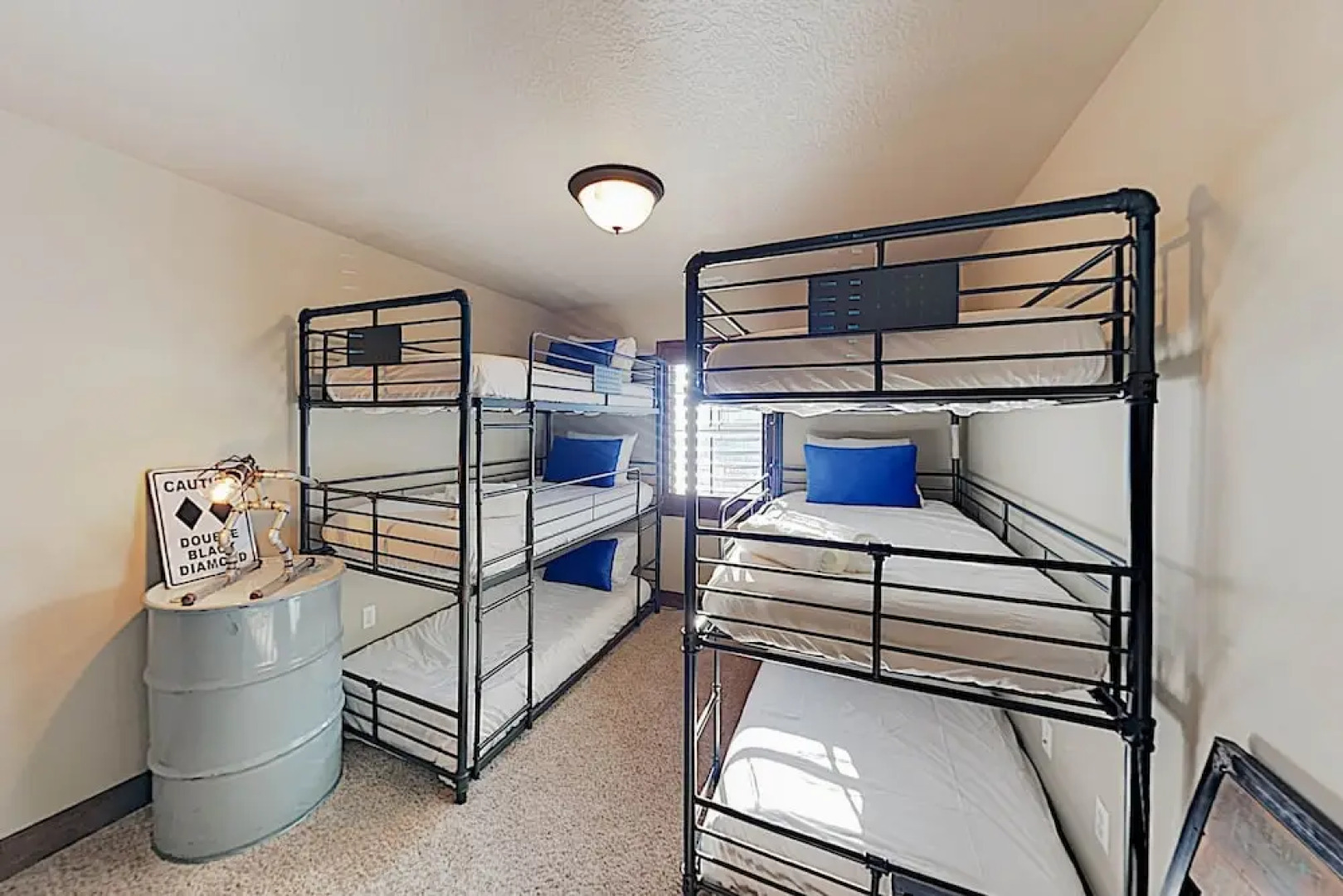 New Listing! Mountain W/ Hot Tub & Deck 5 Bedroom Townhouse