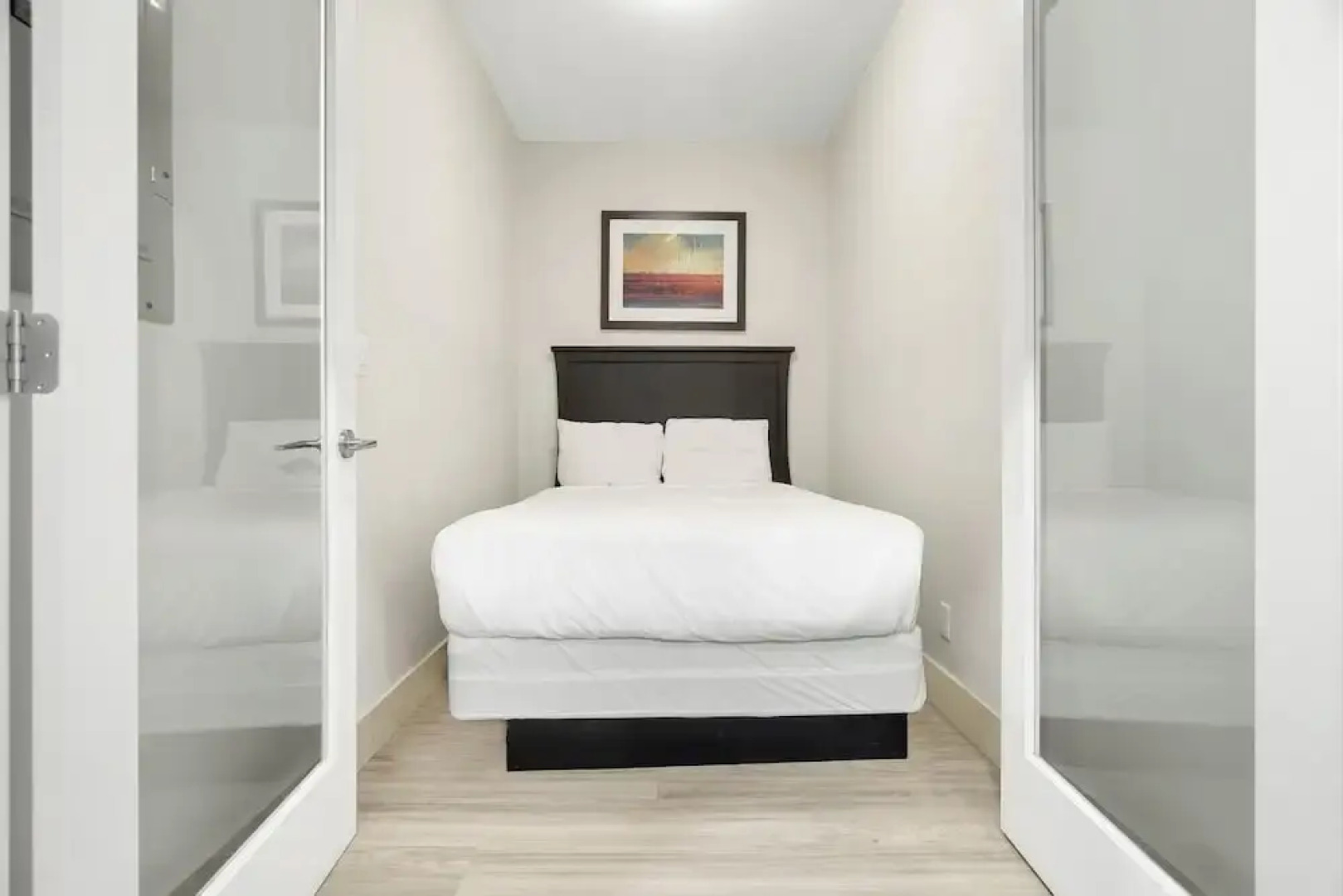 Lakefront Lux 2BR Symphony Of Comfort