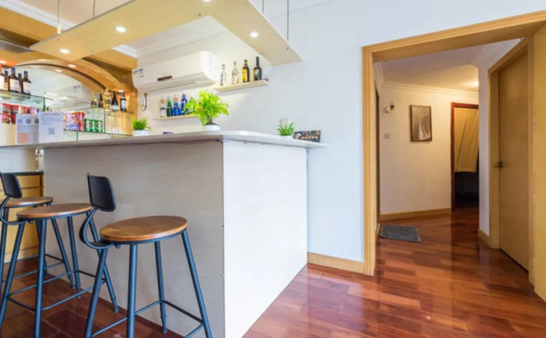 LeeHome Youth Hostel