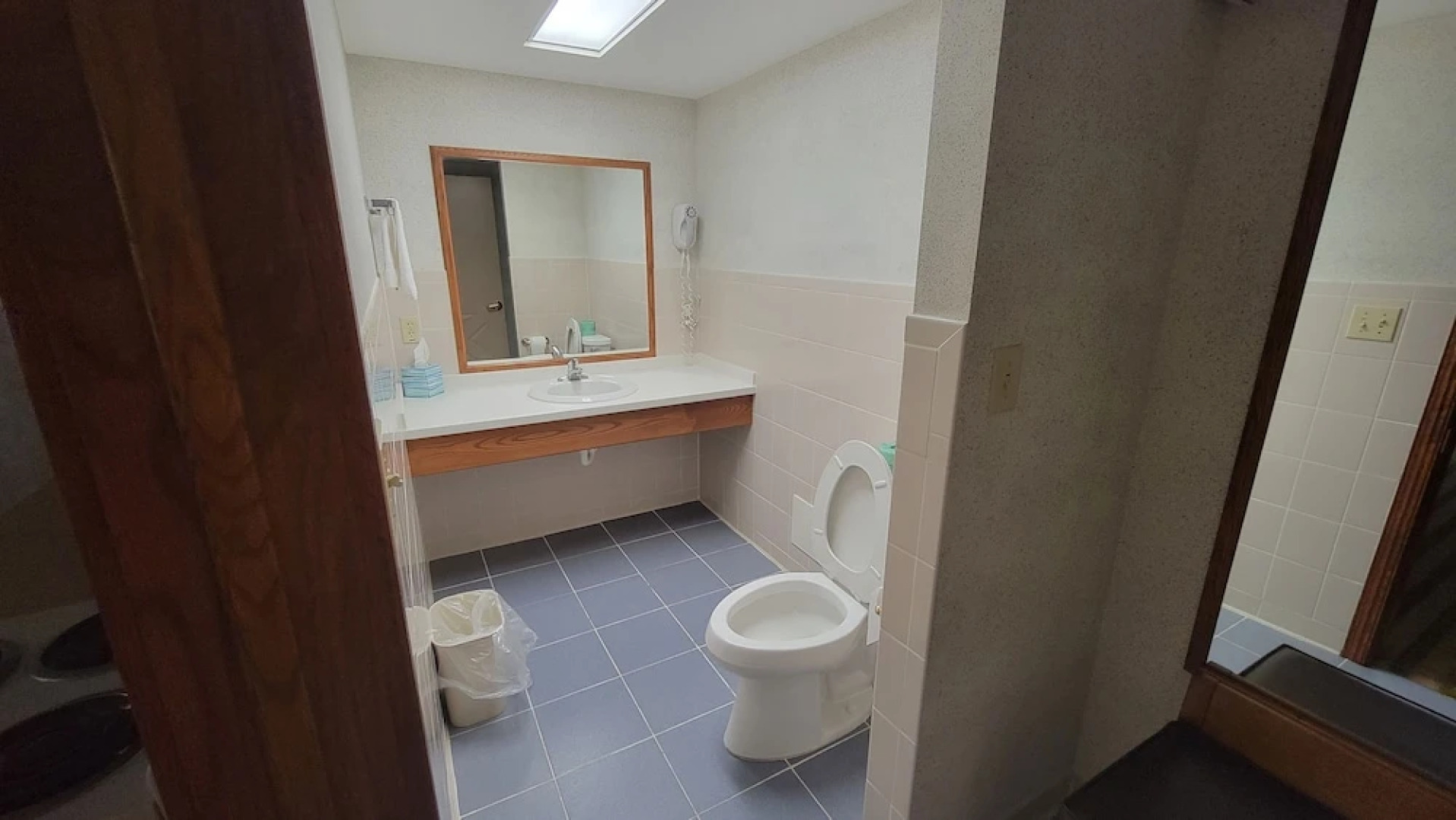 Ramada Saginaw Hotel & Suites