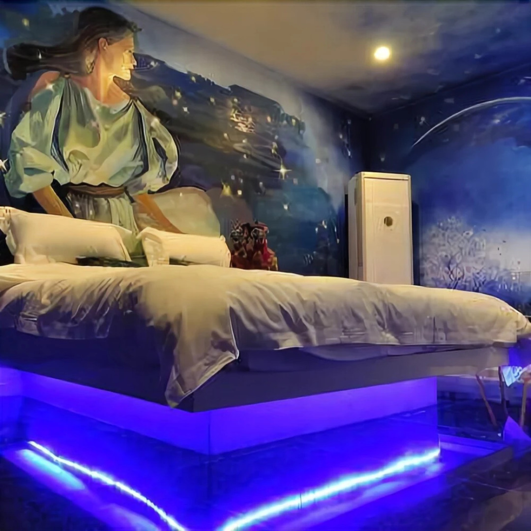 The Love of Maple Theme Hotel