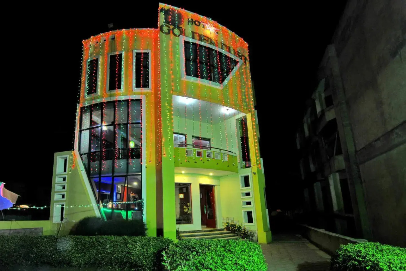 Hotel Golden Dust Puri