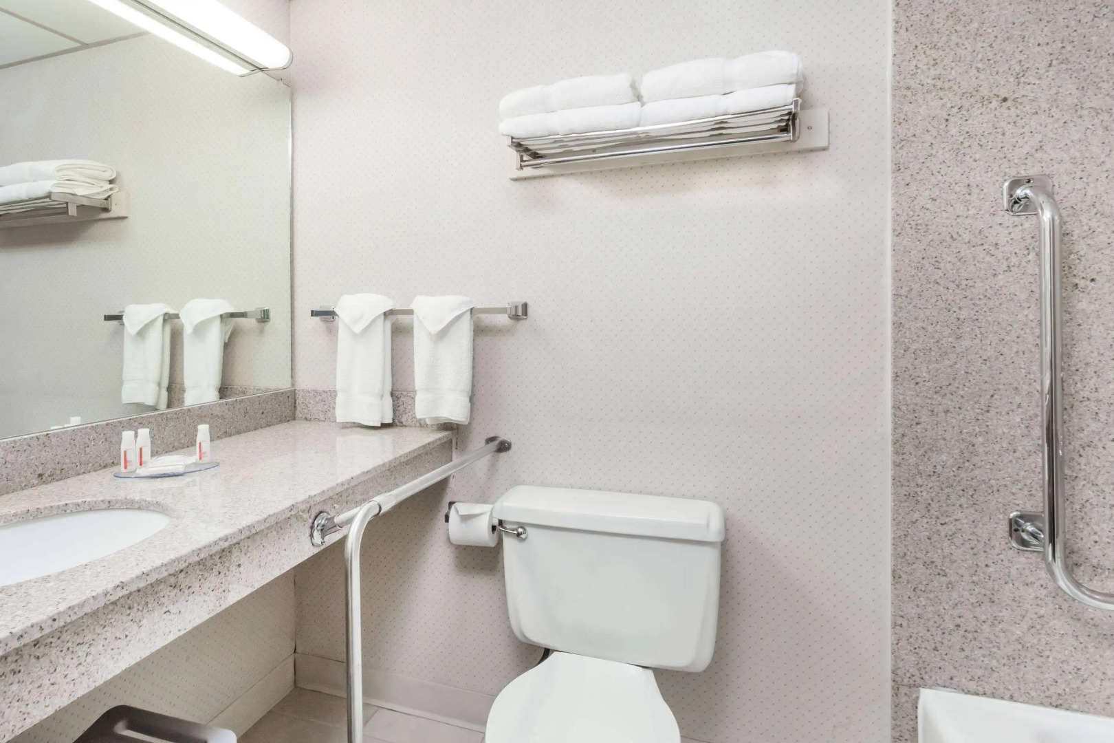 Baymont by Wyndham Queensbury / Lake George