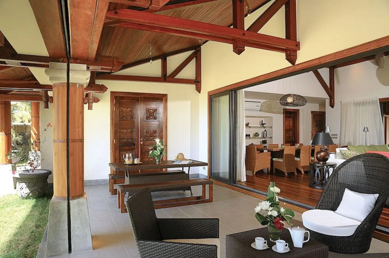 Sankhara Beachfront Villas