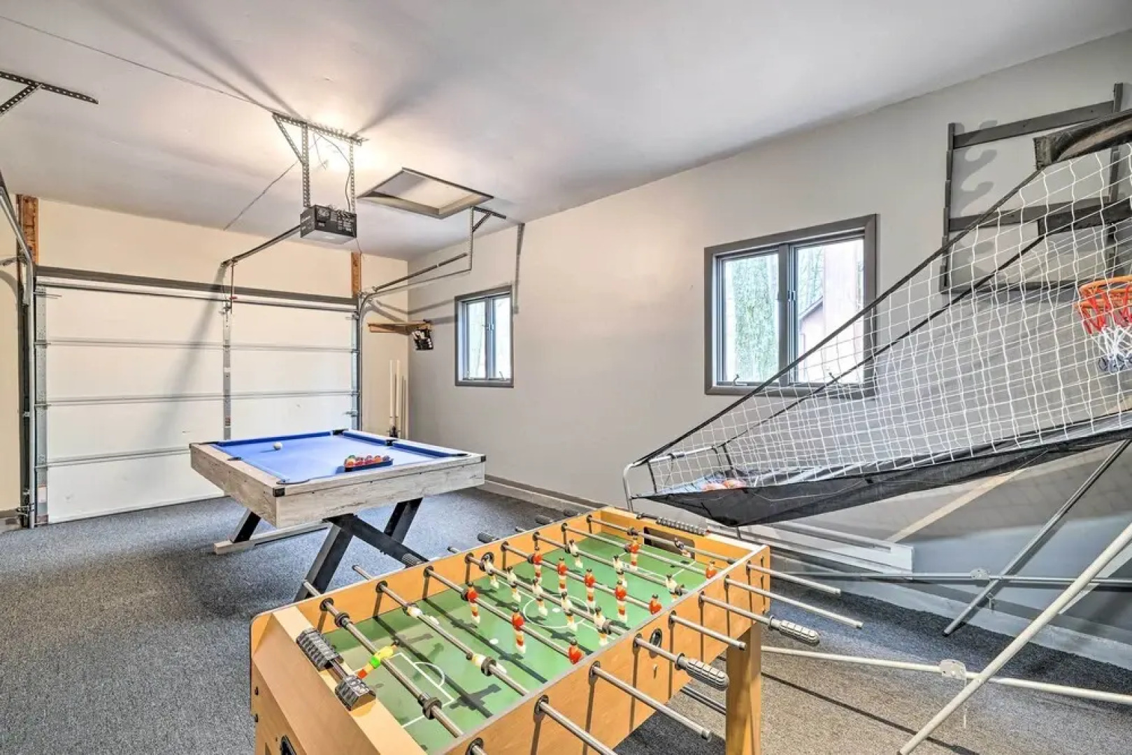 Hot Tub, Game Room & Fire Pit: Poconos Retreat