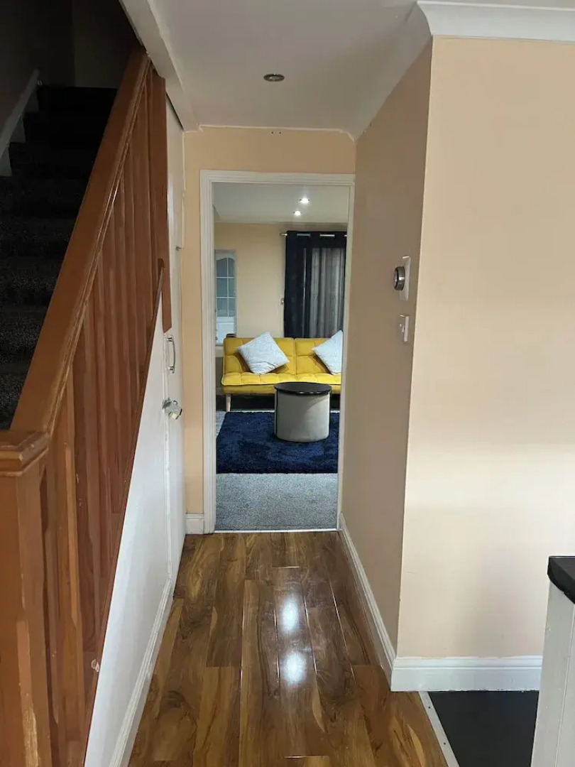 Cozy Basildon Retreat With 3 Bedrooms Free Parking