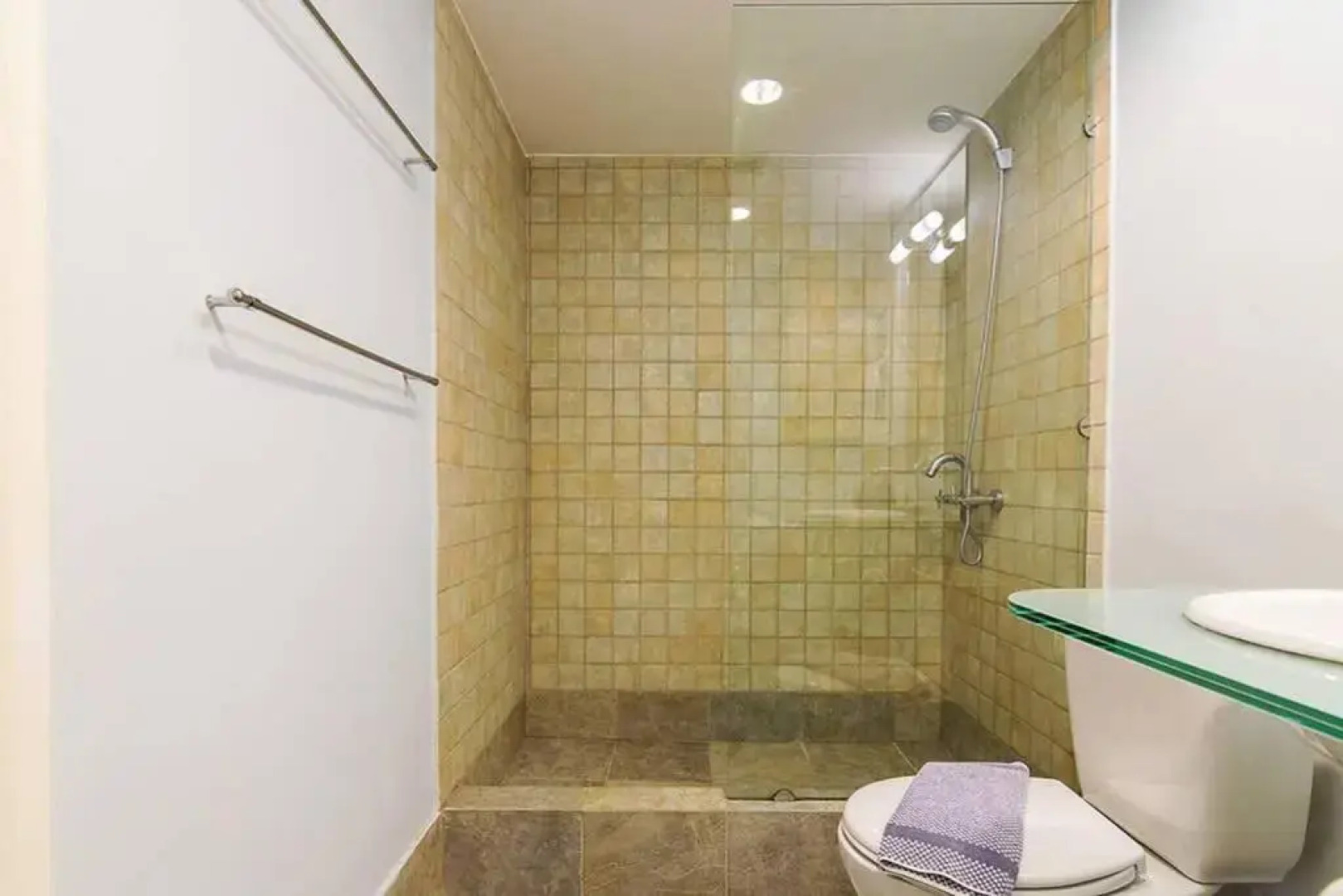 1bedroom house in the city center with great view