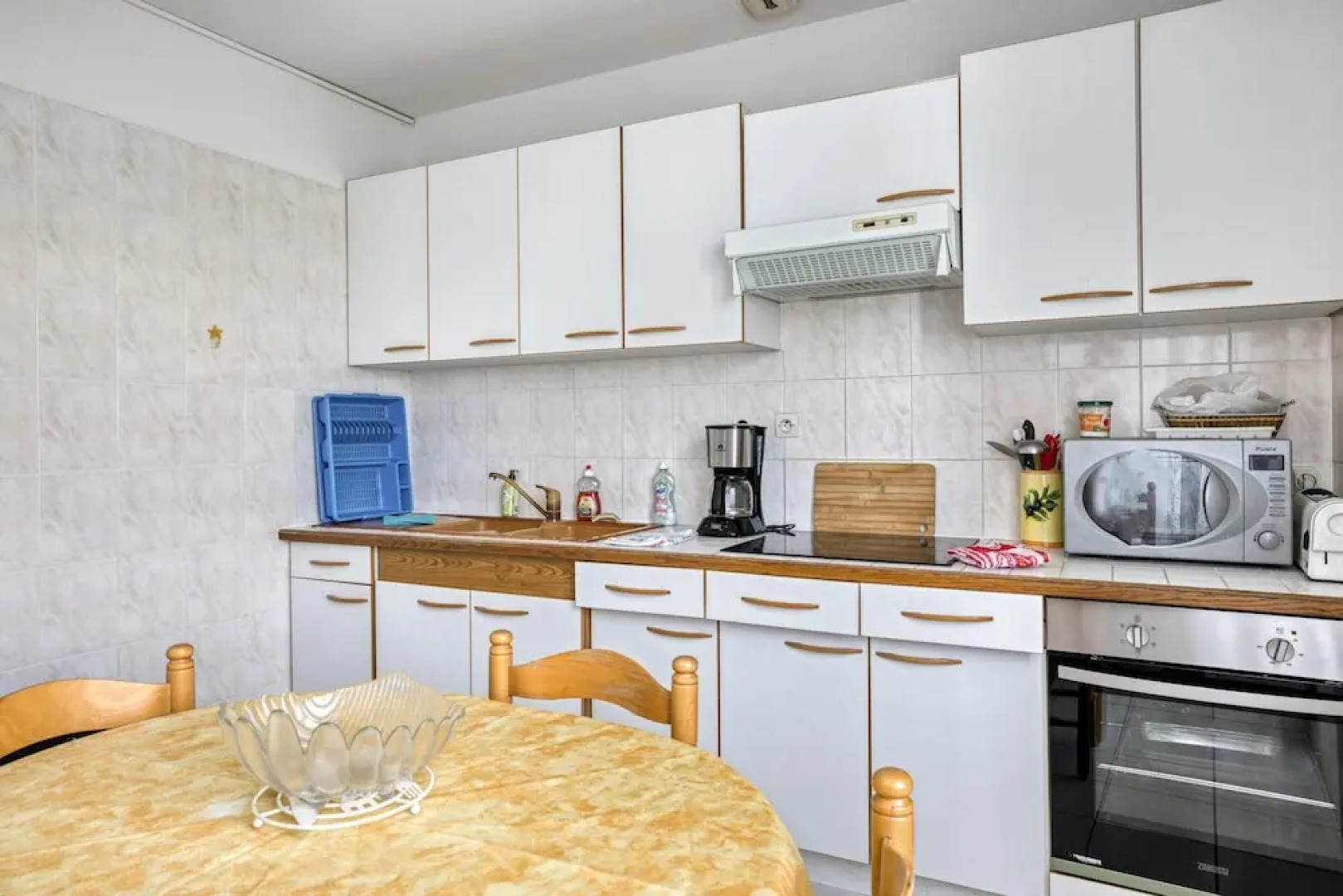 Apartment With 2 Bedrooms in Mèze, With Wonderful sea View, Furnished