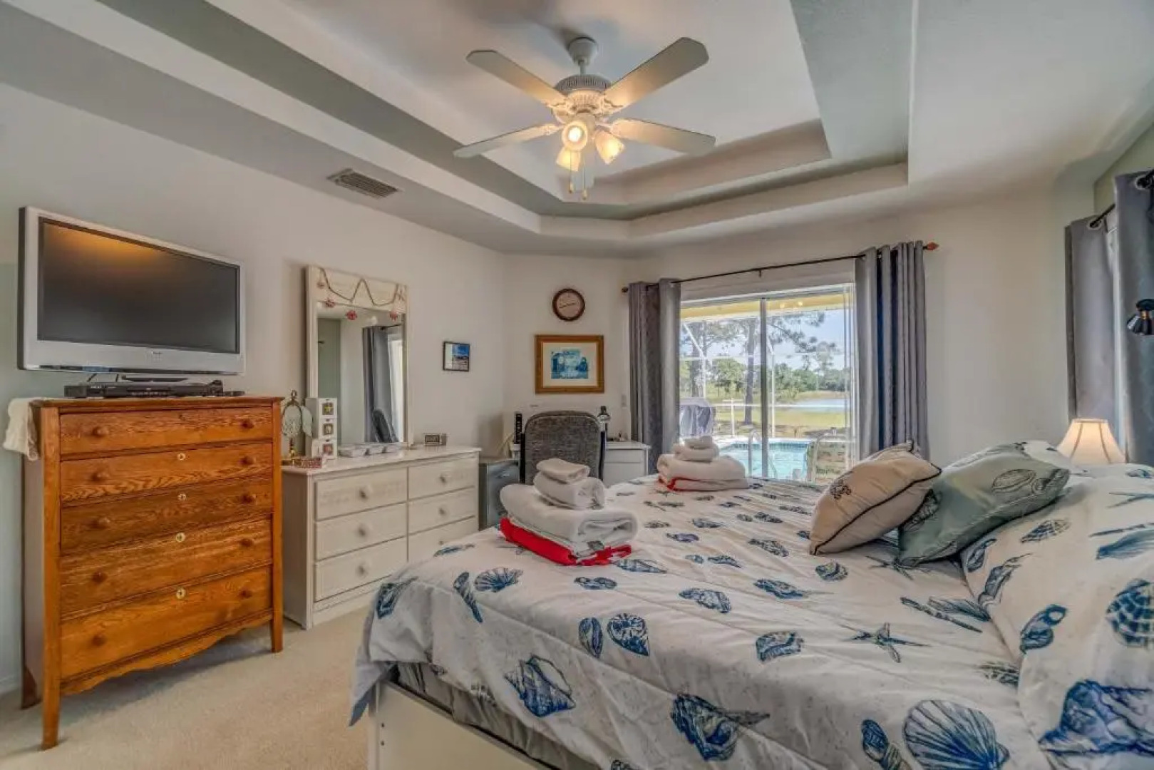 Westons Water Watch - Private Villa with heated pool - sleeps 6