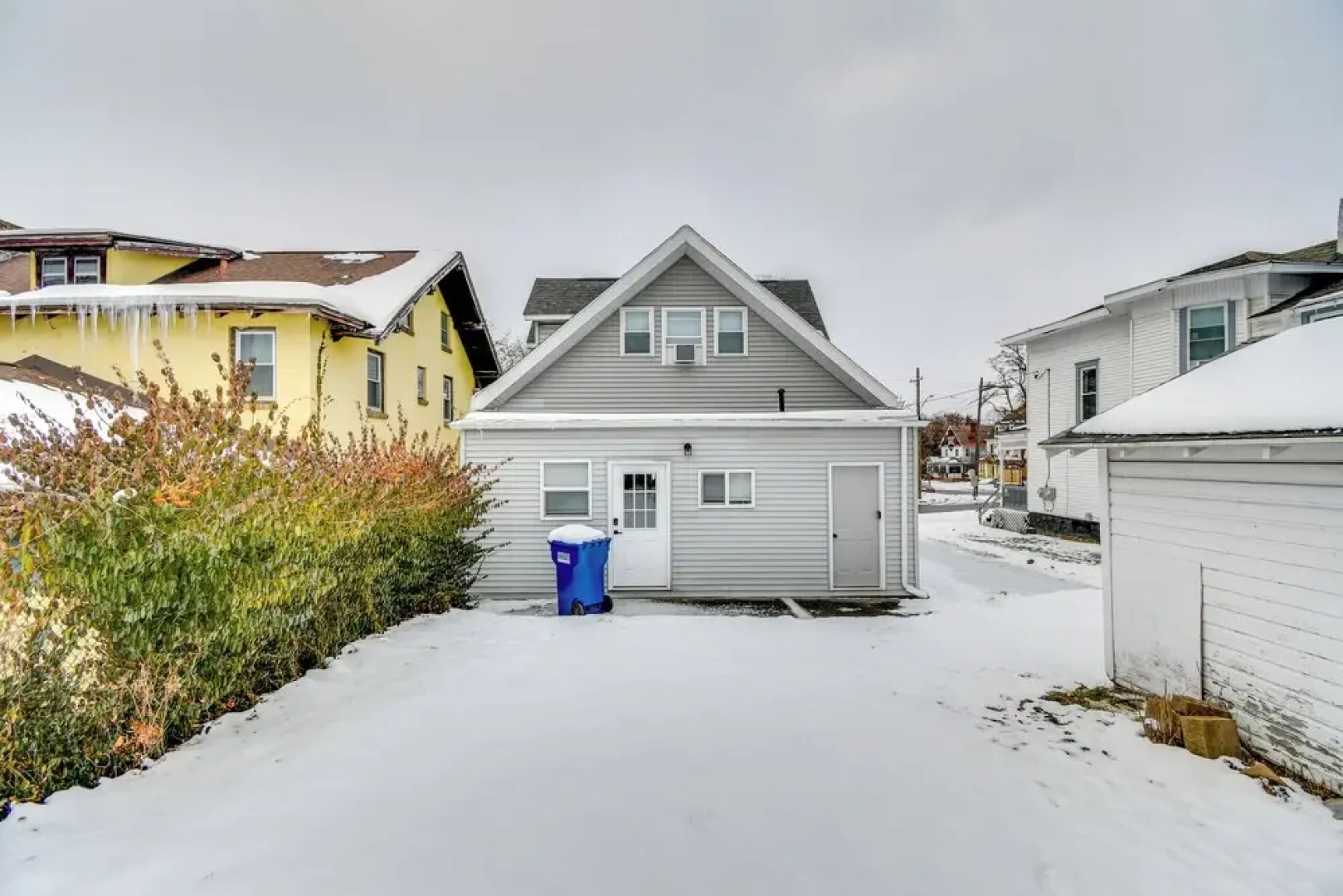 2 Mi to Dtwn Syracuse: Cozy Updated Apt!