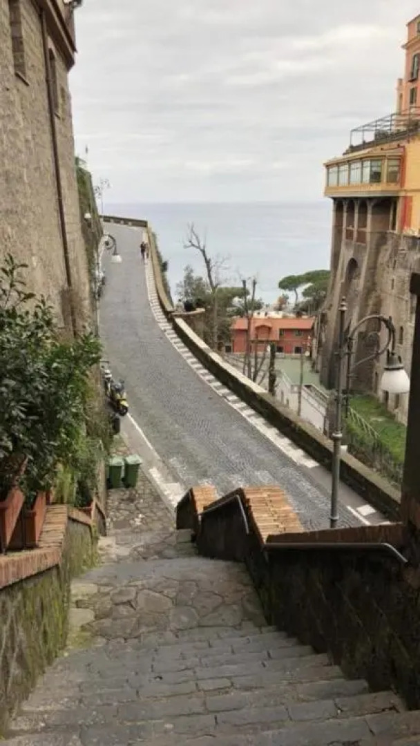 Rosy Monolocale nel Centro Storico di Torre Annunziata di Fronte Scavi Oplonti