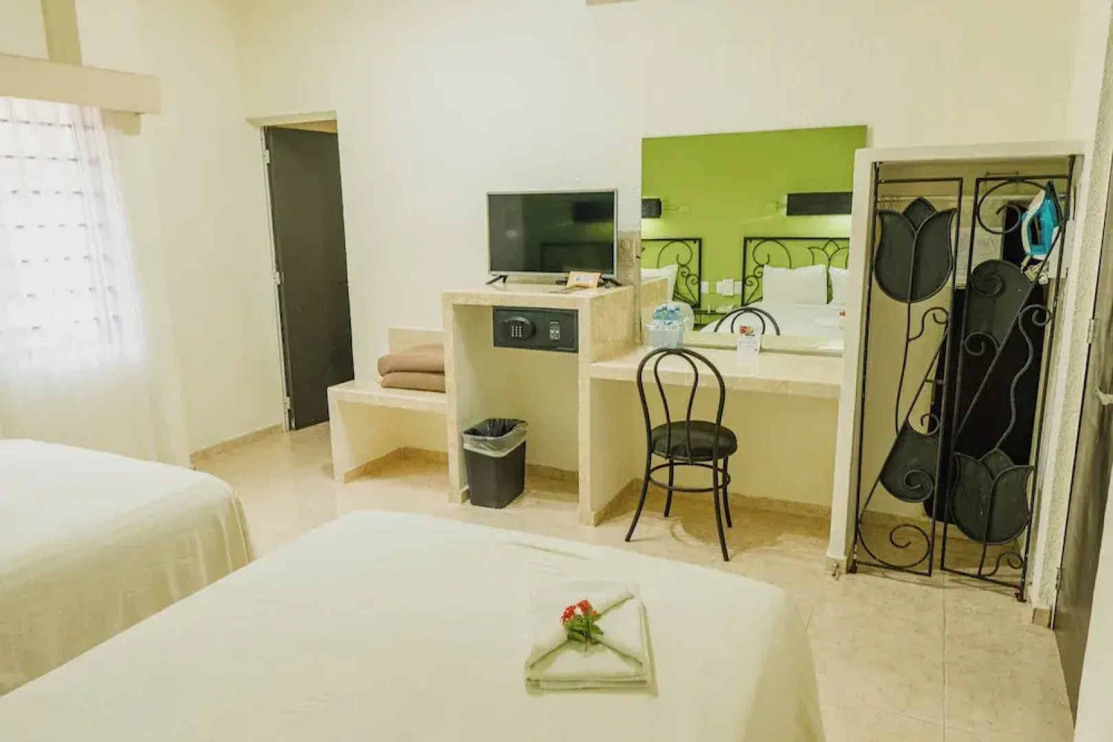 Maya Tulipanes Express