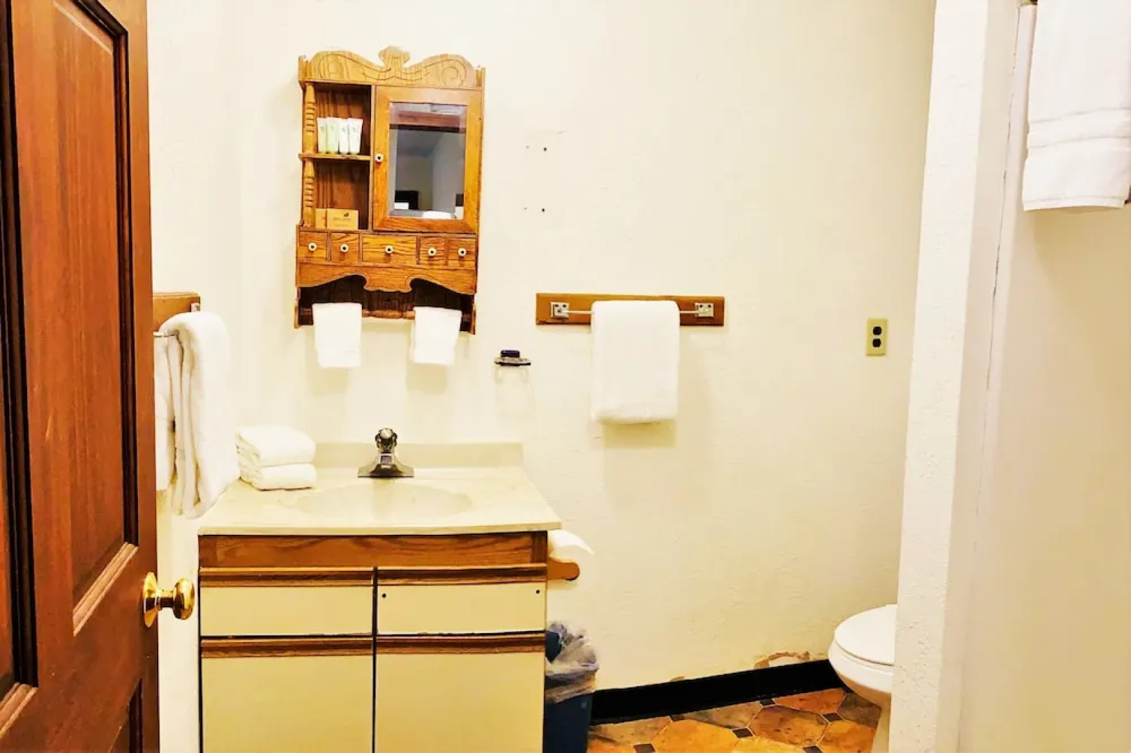 Alaskan Hotel and Bar