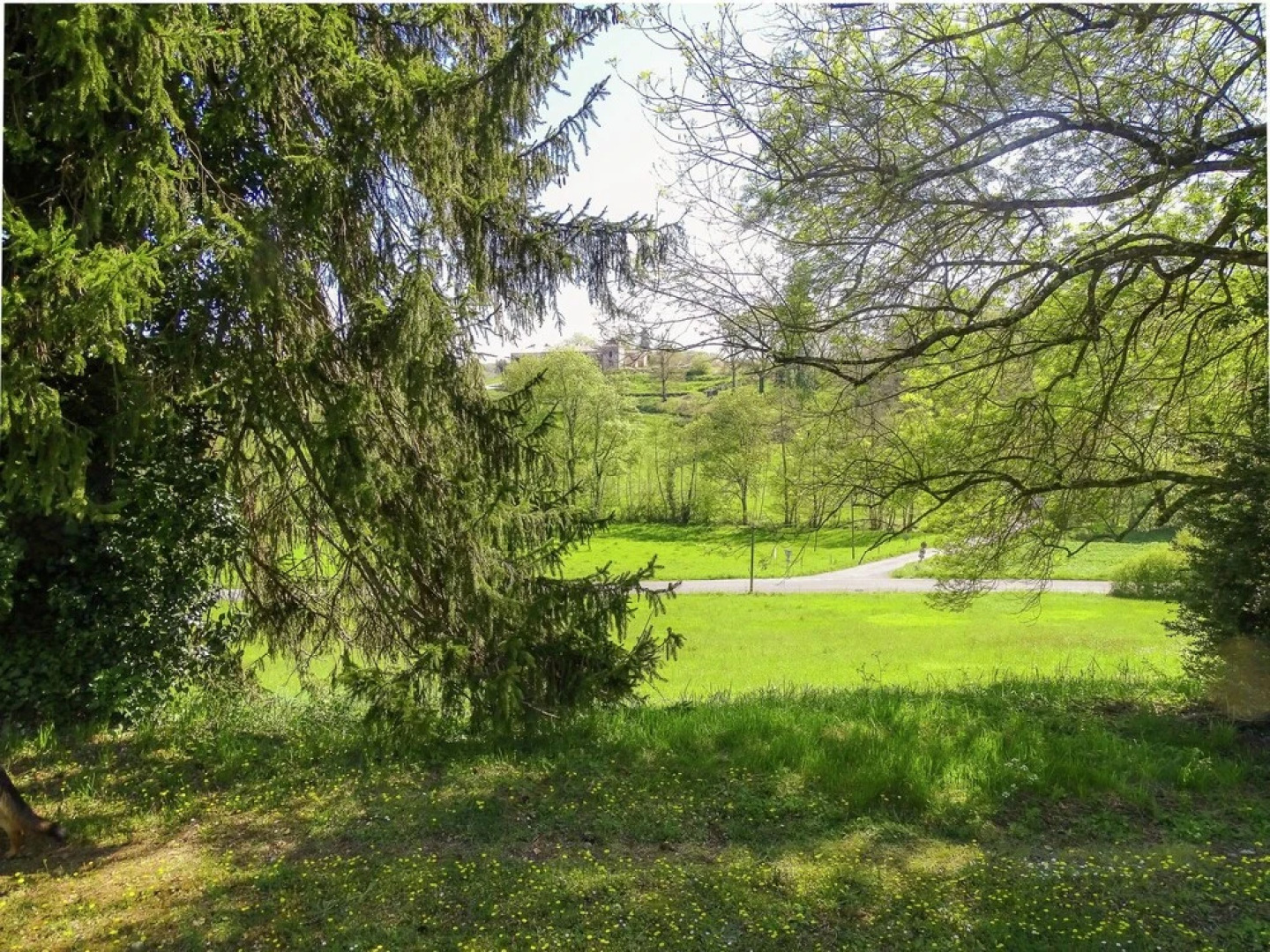 Warm Mansion with Swimming Pool in Sigoules France