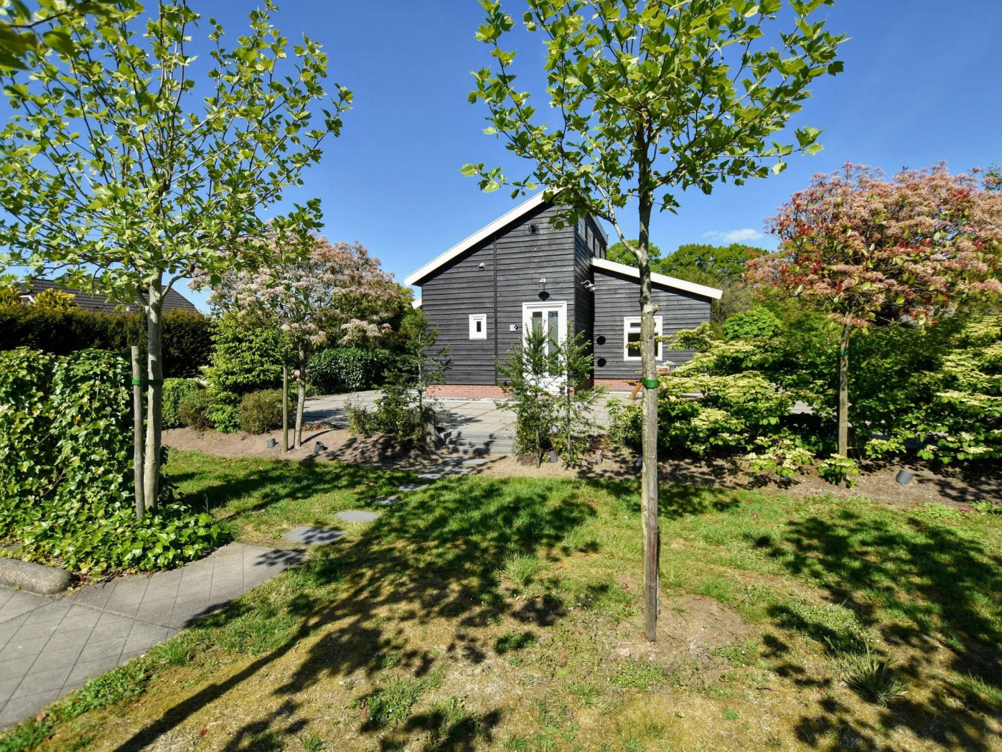 Detached holiday house with WiFi and a large garden; hike and bike the Veluwe