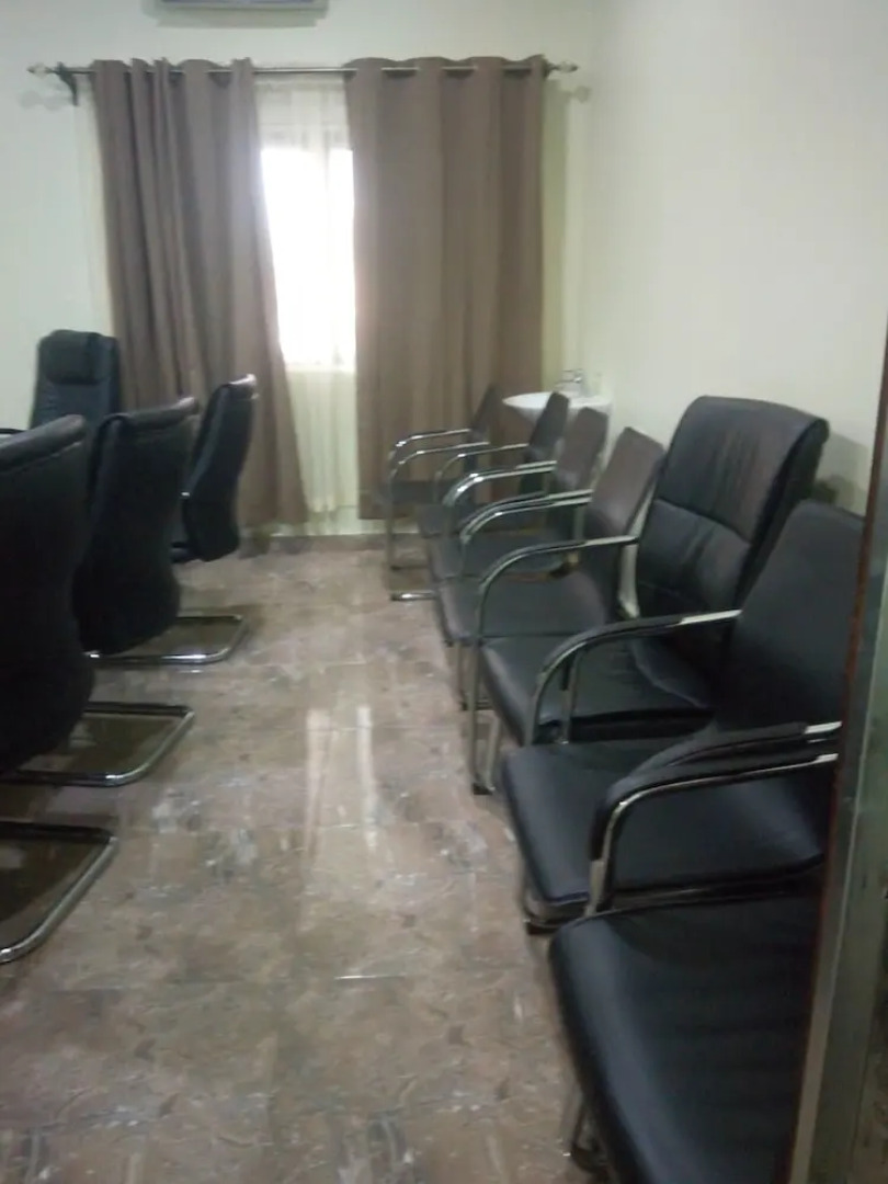 Wintess Garden Hotel And Suites