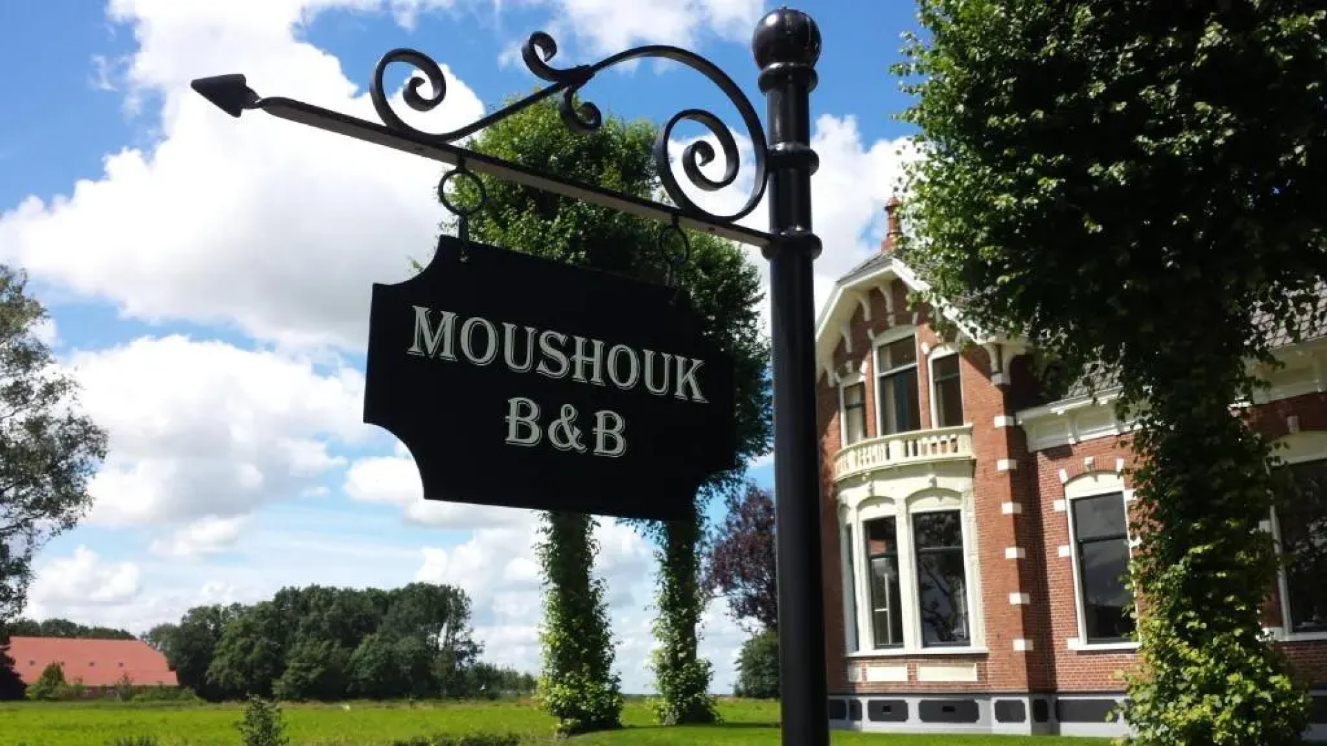 Moushouk Bed and Breakfast
