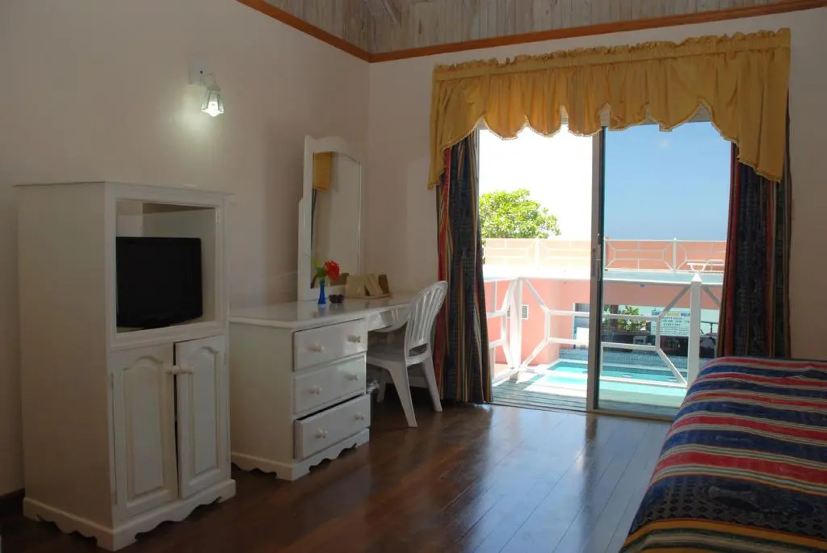 Shields Negril Villas