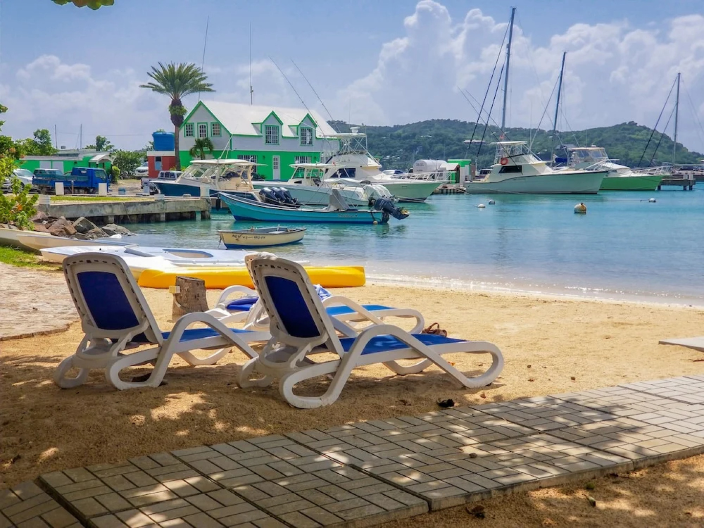 Catamaran Hotel Marina