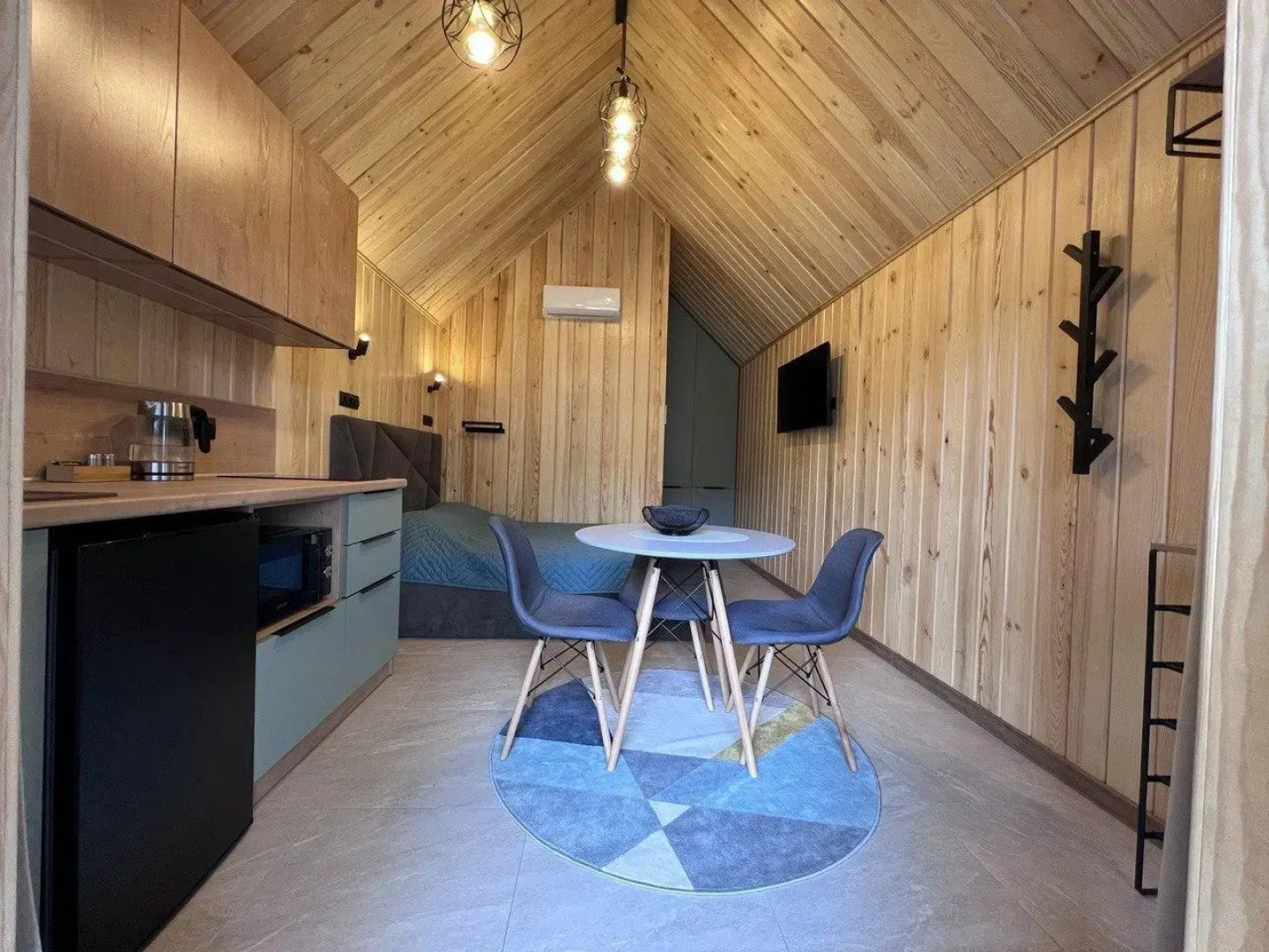 Gedeon House (Гедеон Хаус)