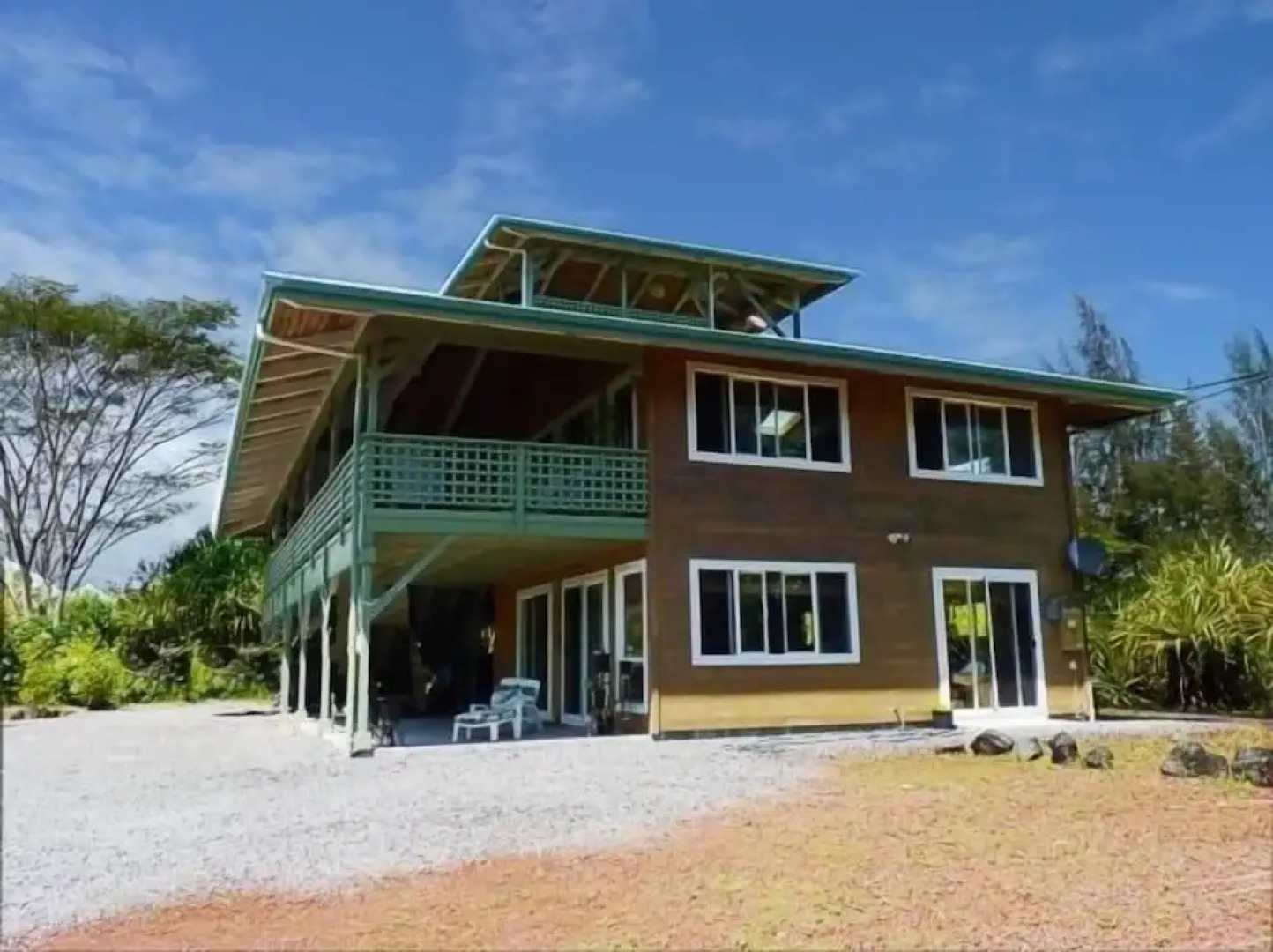 Hale Ki'i Maka Manu 4 Bedroom Home by RedAwning