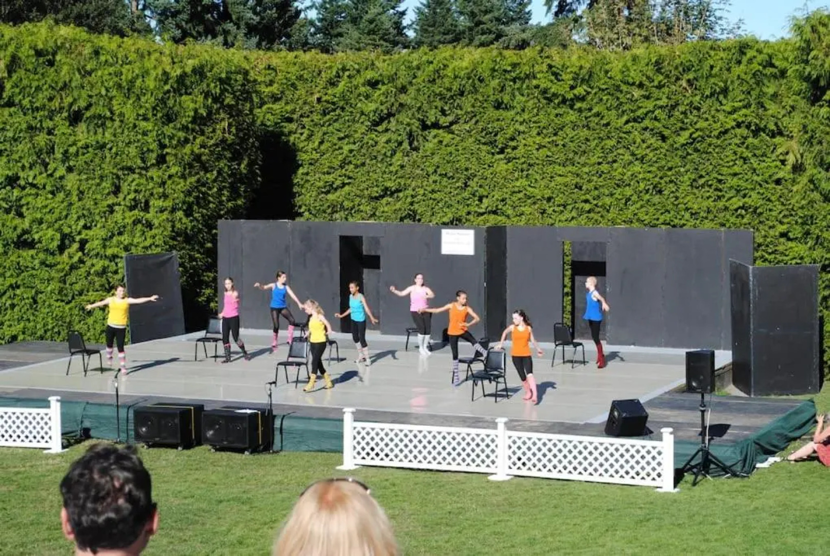 Huge Bdrms on main-Charming vacation home for 19