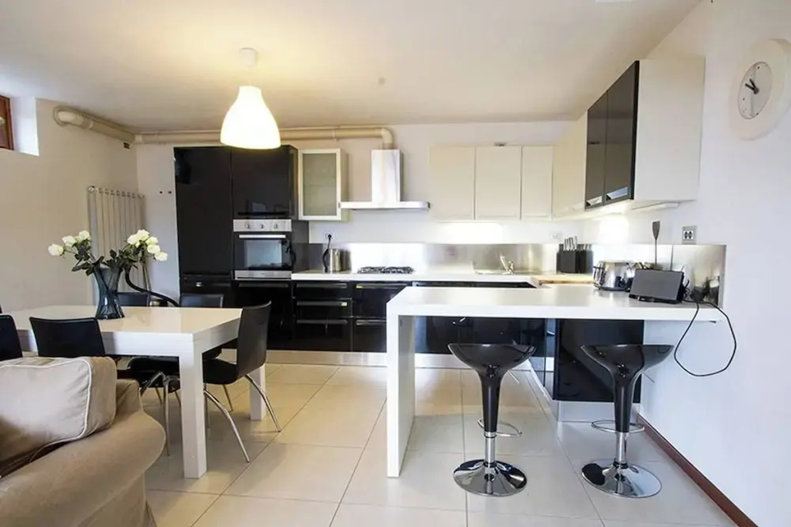 Family Friendly Italian Lakes 3 Bedroom Villa With Wifi, Bbq, Lake Views, Games Console