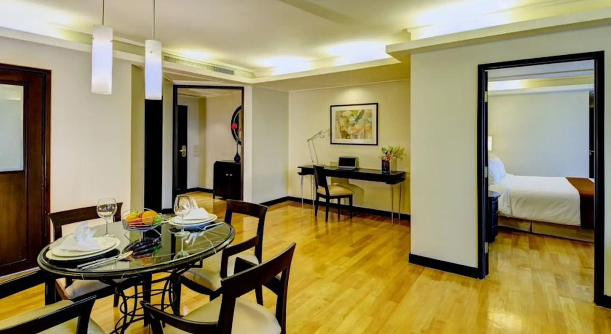 Radisson Hotel Chateau de Bangkok