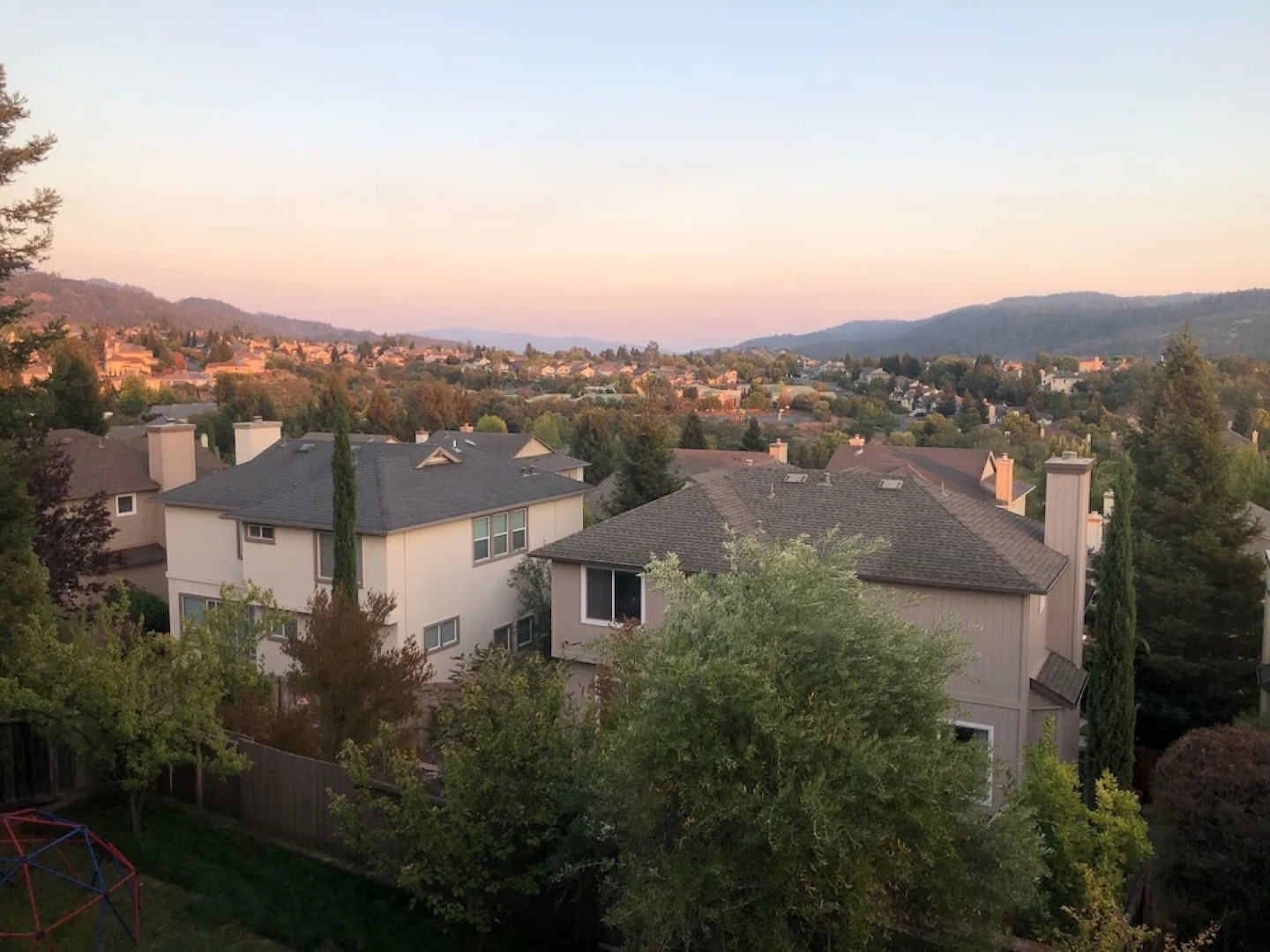 Wine-tasting, Light-filled And Kid-friendly House 5 Bedroom Home by Redawning