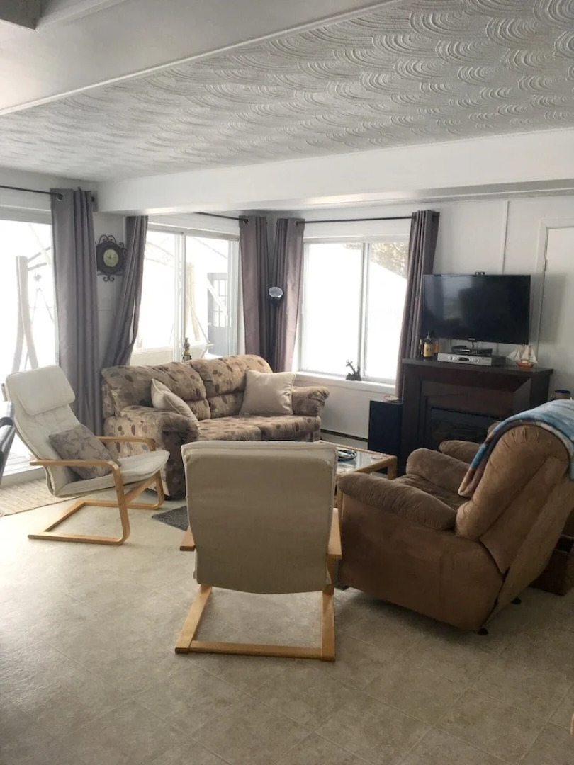 Chalet With 2 Bedrooms in Knowlton, With Wonderful Lake View, Enclosed