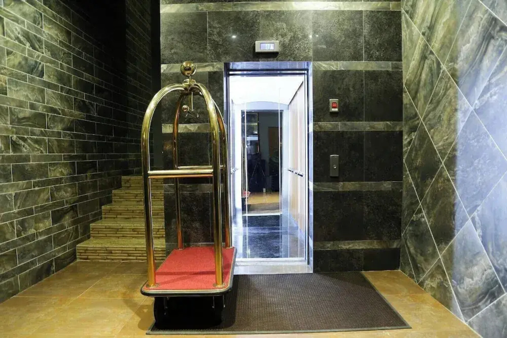 Network Hotel and Suites