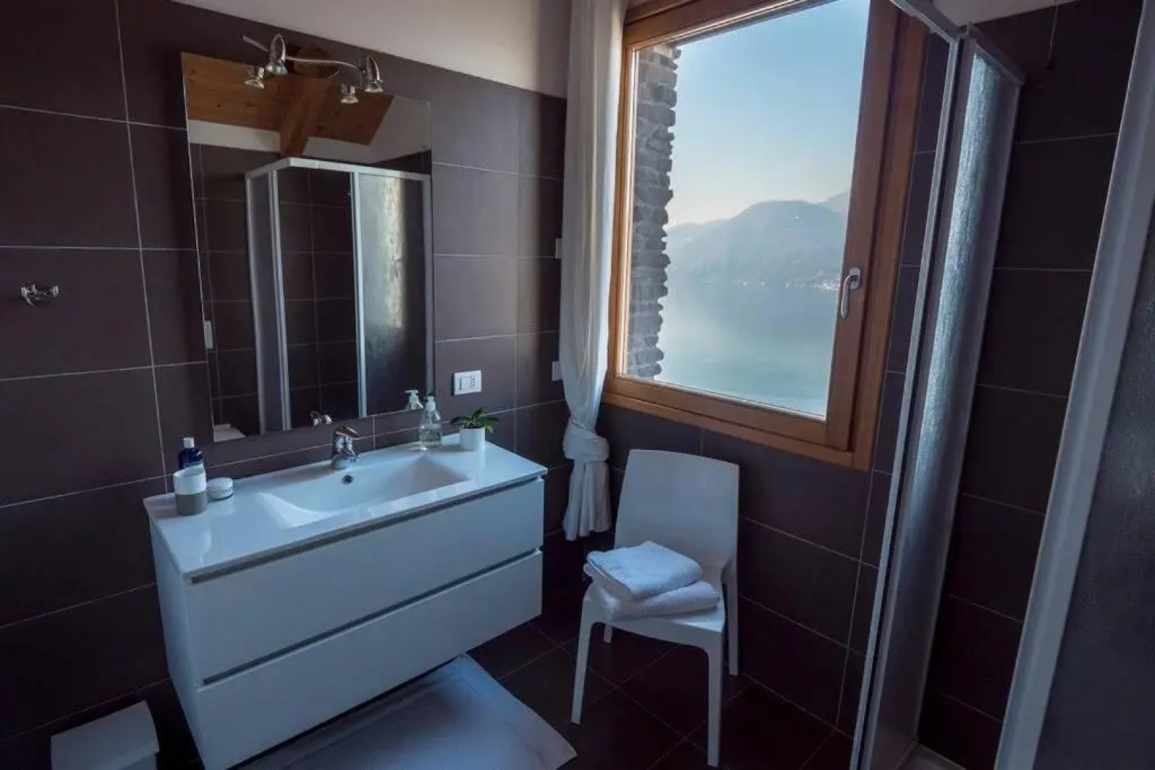 Magic lake view with beautiful pool area (camelia)