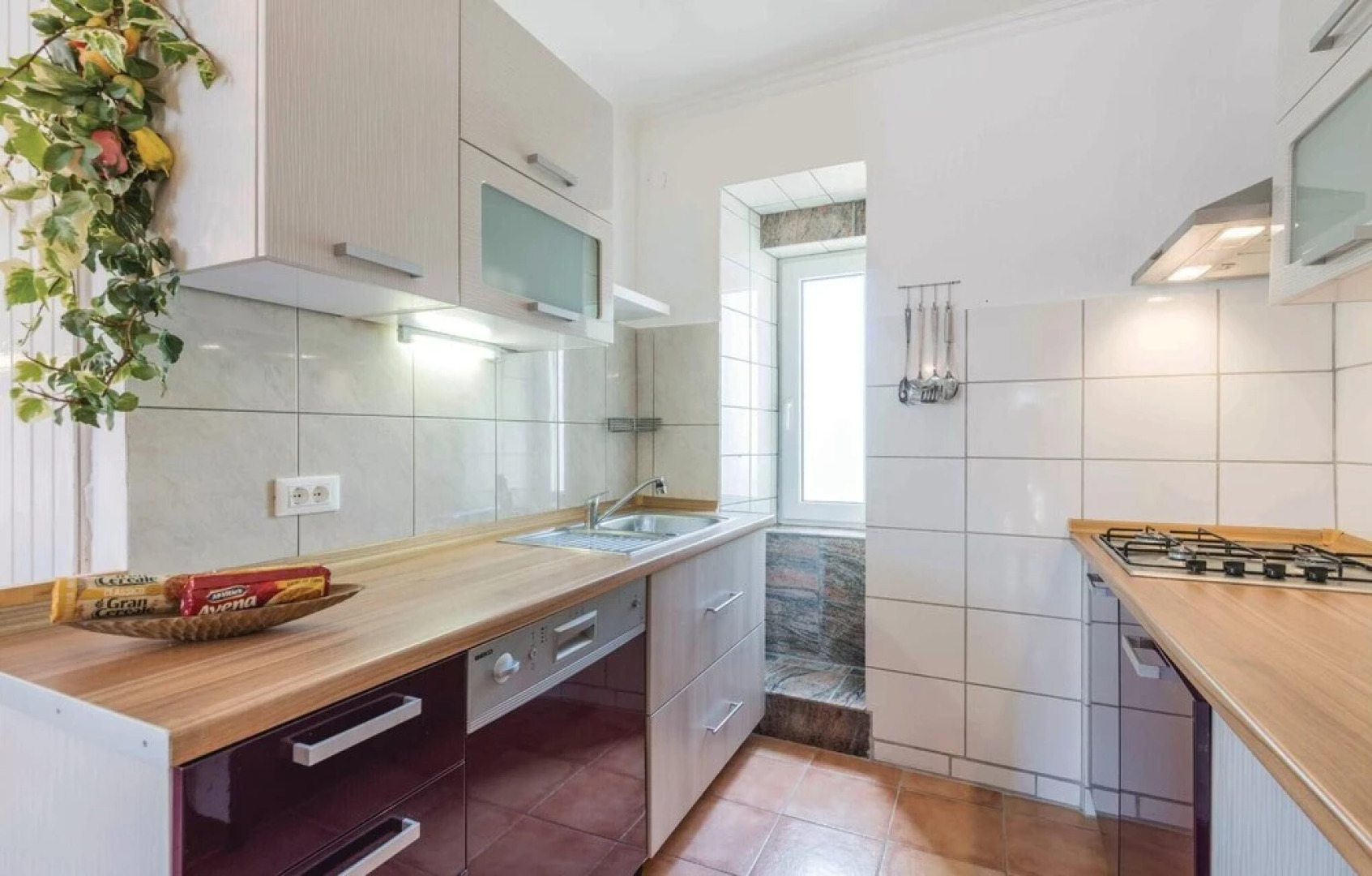 Stunning Home in Kuzinici With Wifi and 5 Bedrooms