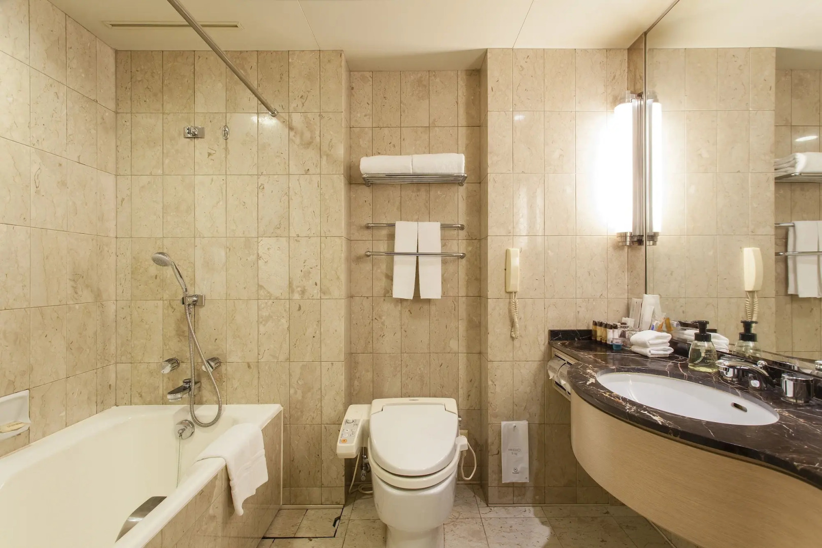 Kobe Bay Sheraton Hotel & Towers