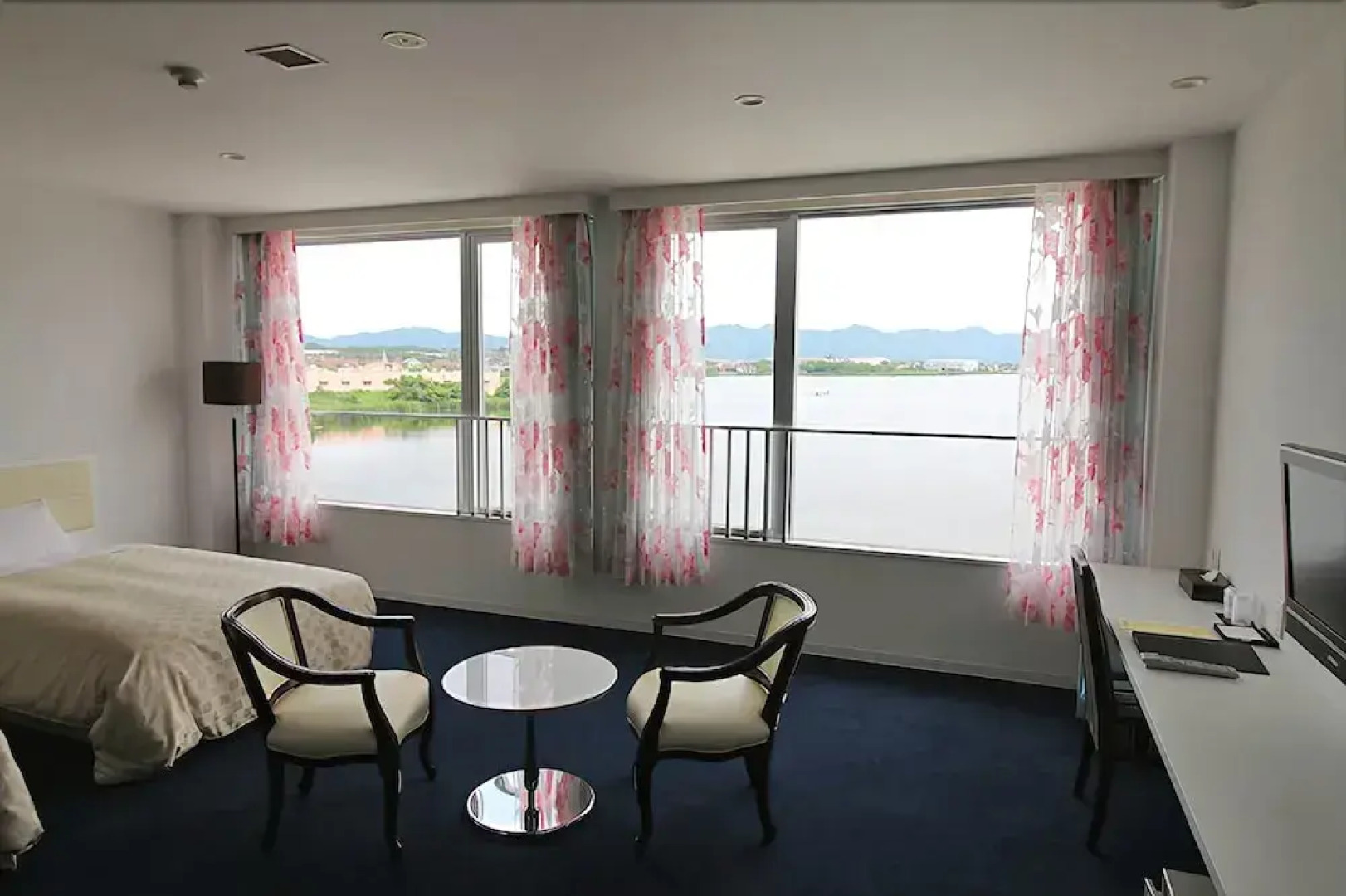 Lakeside Hot Spring Hotel Kunibiki