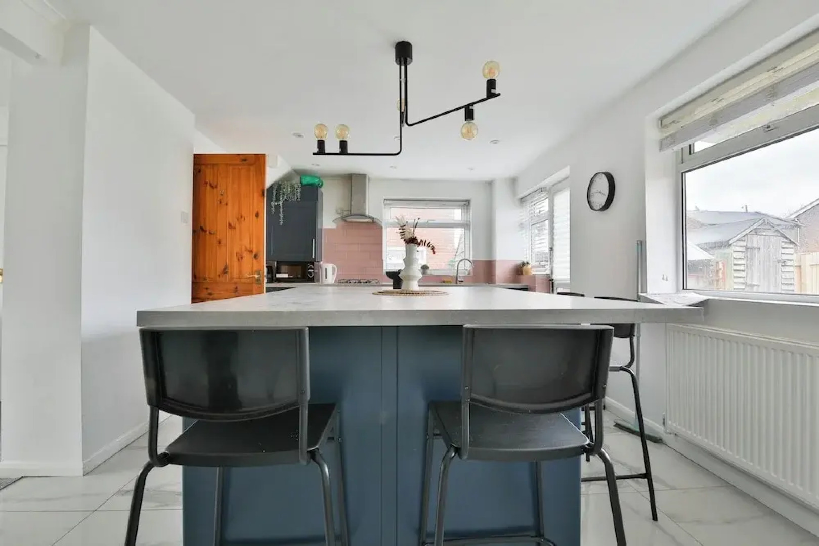 3 Bed House with Private Parking