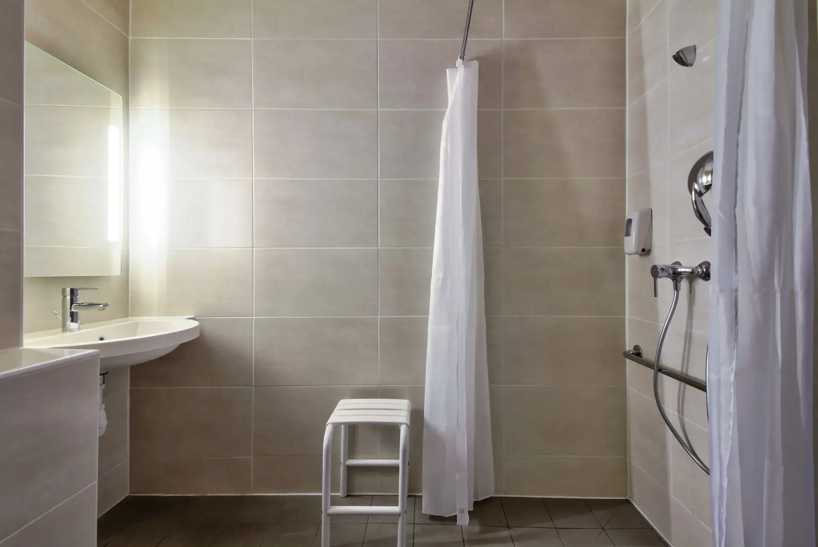 B&B HOTEL Beaune Sud (2)