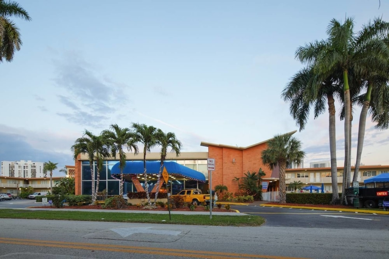 Cozy Studio Hallandale Beach, near the Ocean :)