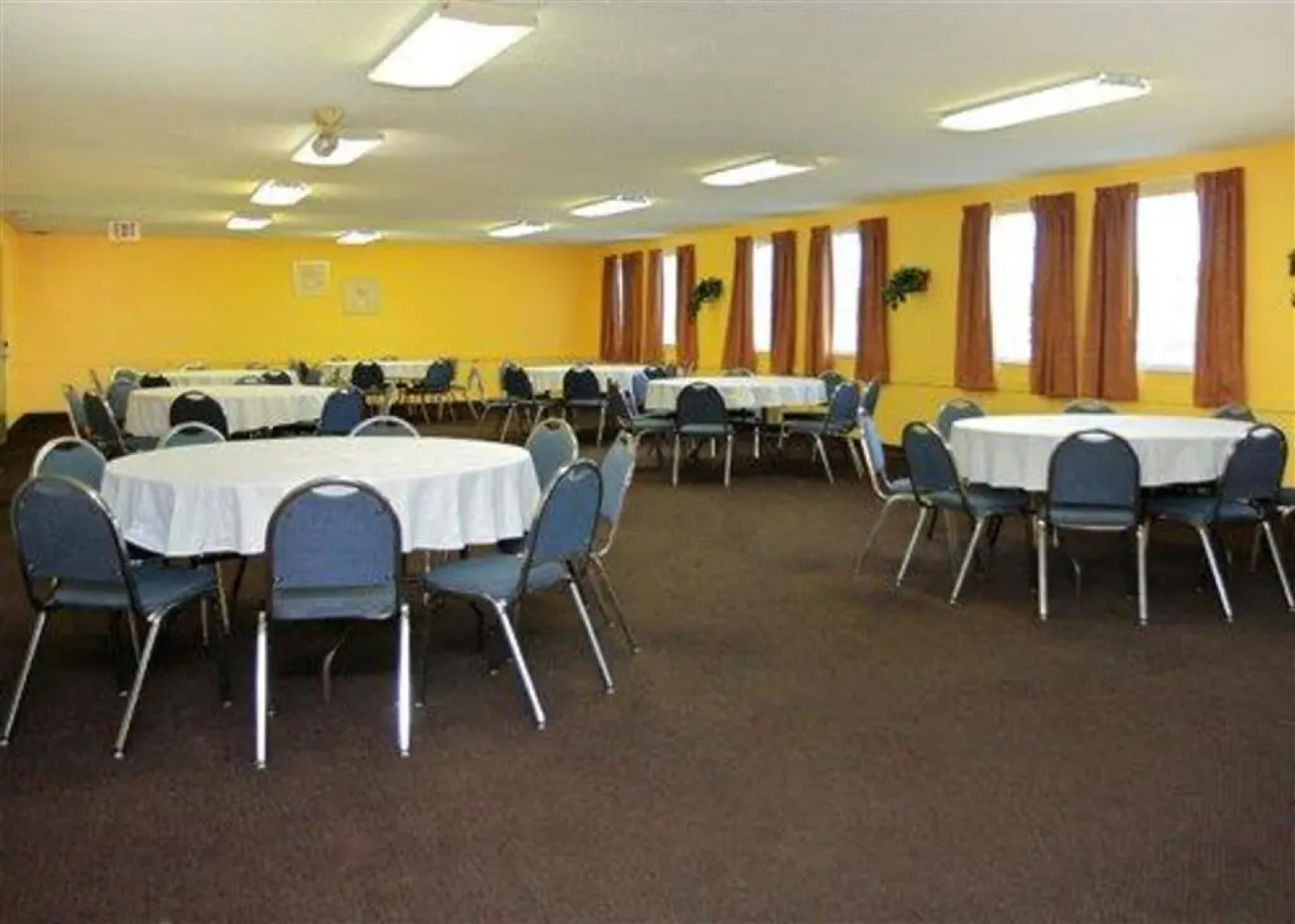 Econo Lodge Cherokee Near Island Park