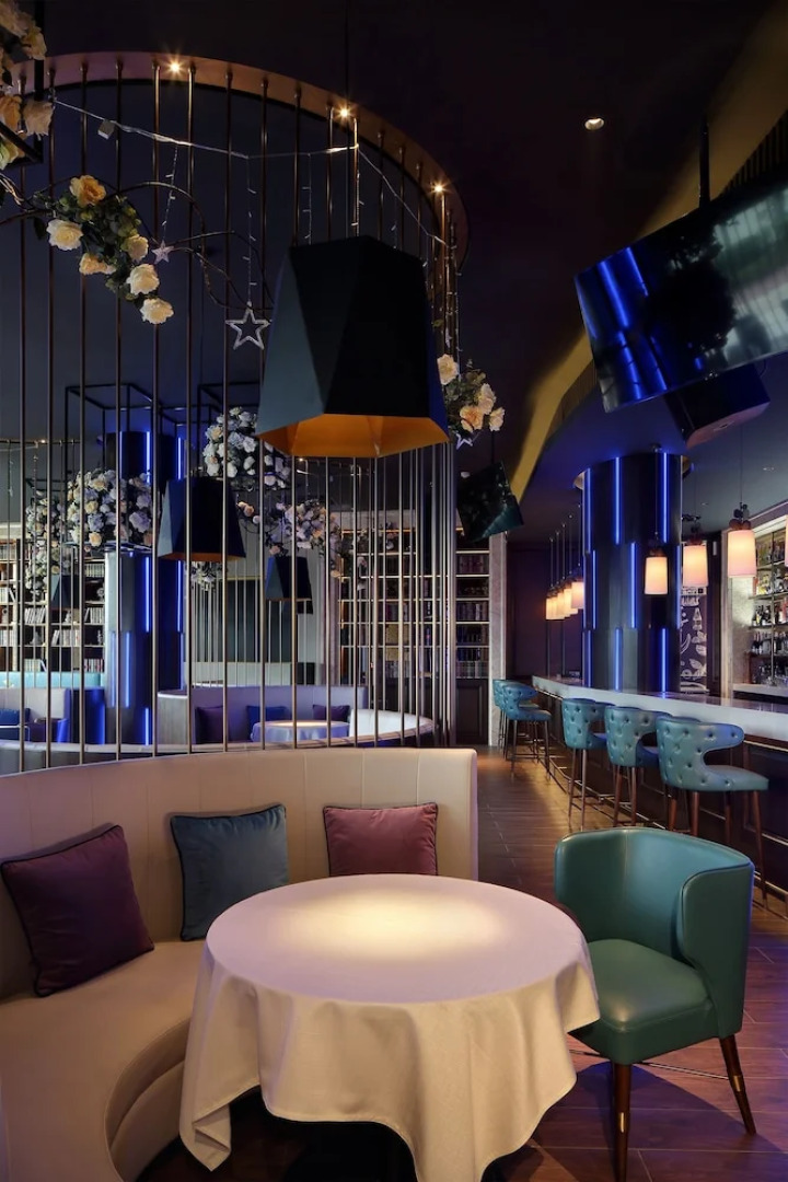 Yading Peninsula Hotel