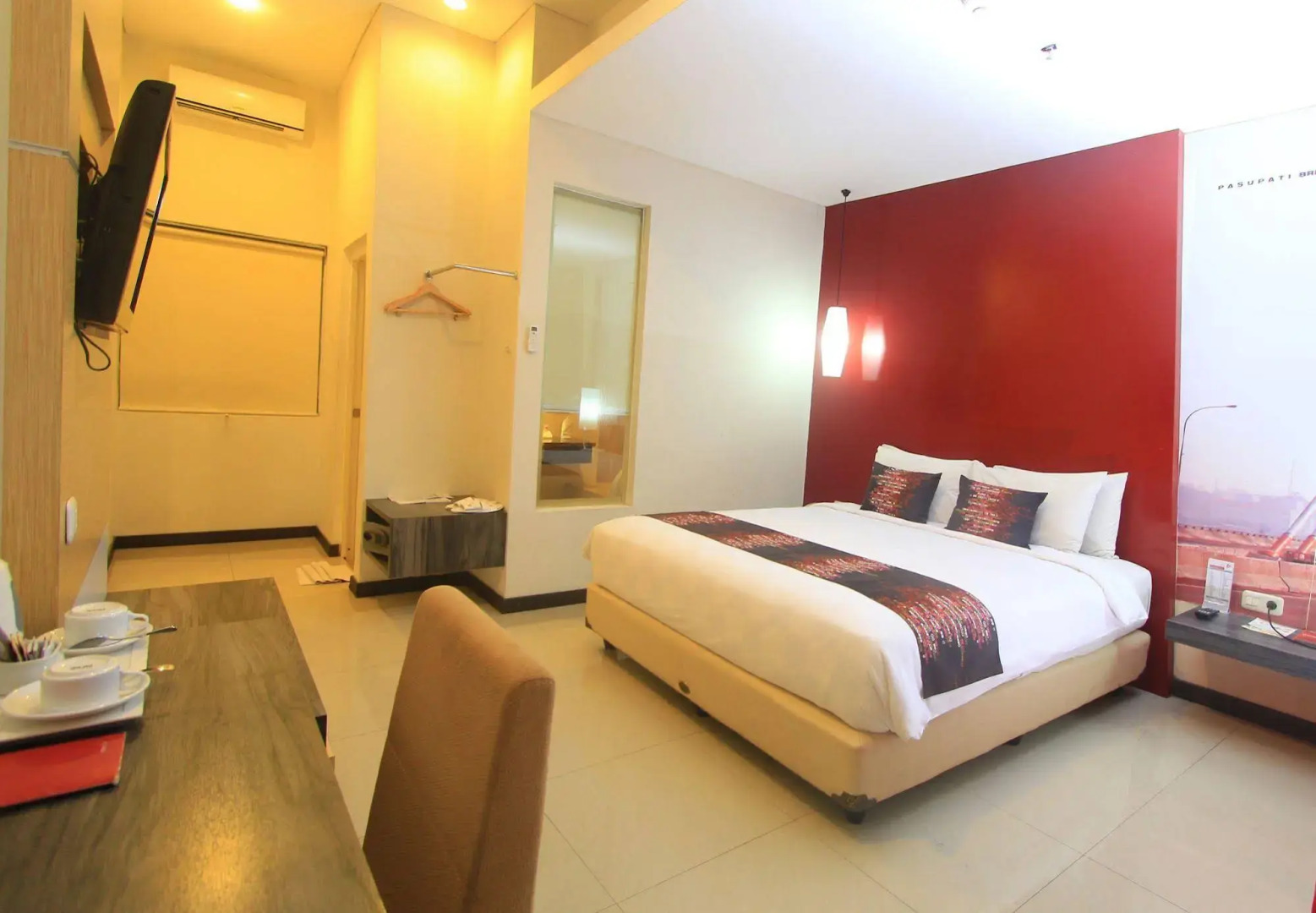 Townhouse Oak Cihampelas Near Ciwalk Formerly Promenade Hotel