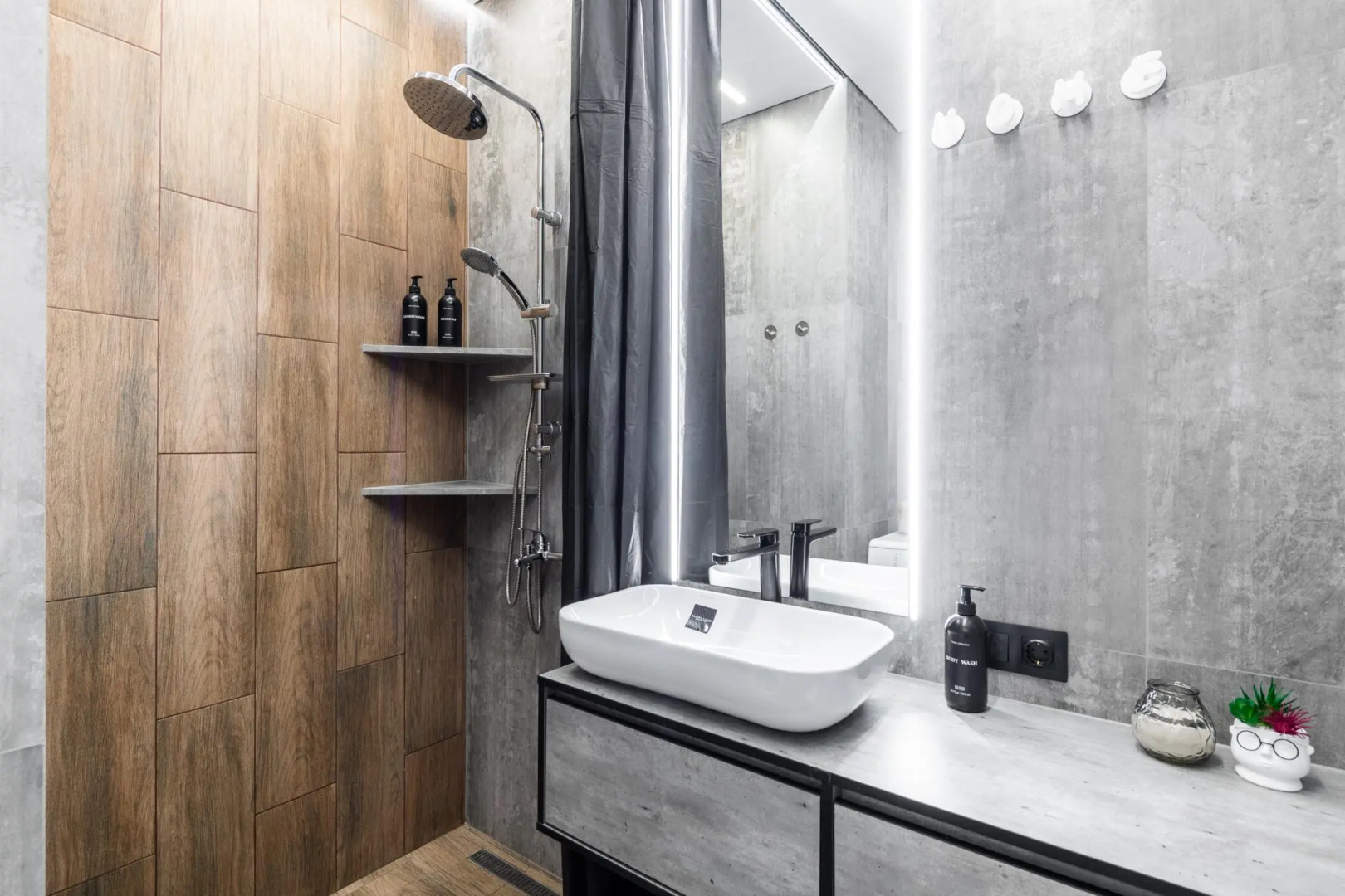 Sunmarine apartments (Санмарин апартментс) на улице Анны Ахматовой