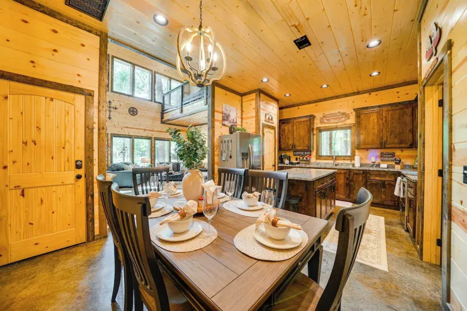 Broken Bow Cabin Near Choctaw Casino: Hot Tub!